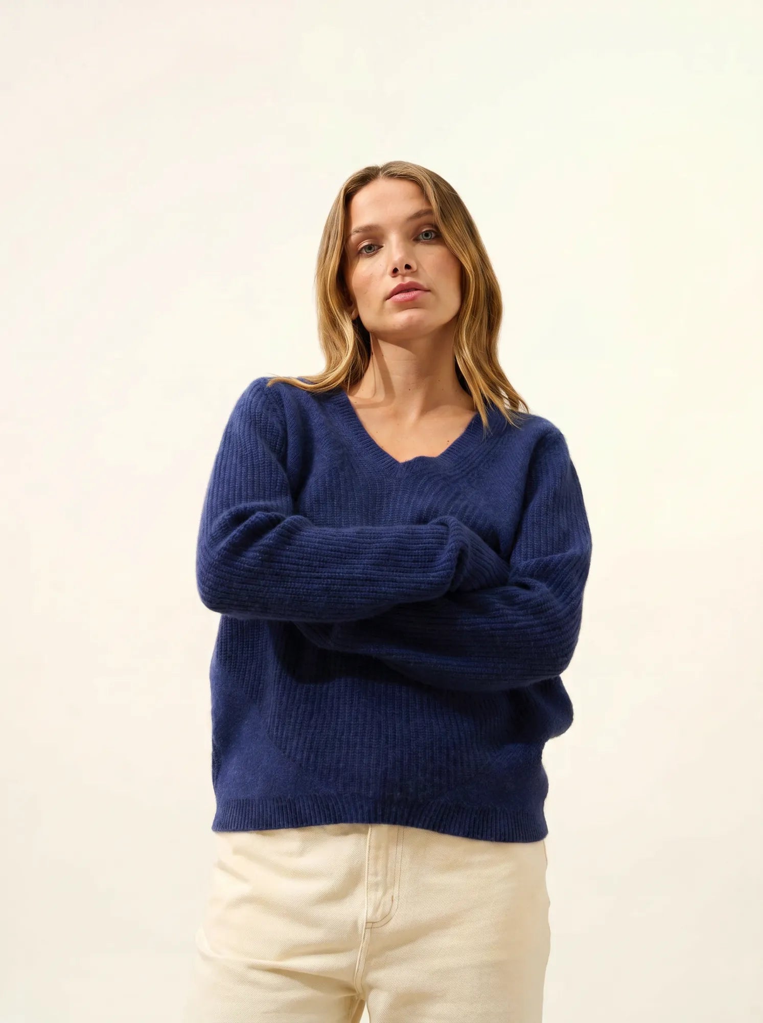 AMRITA pullover v-ausschnitt 4-fädig nachtblau