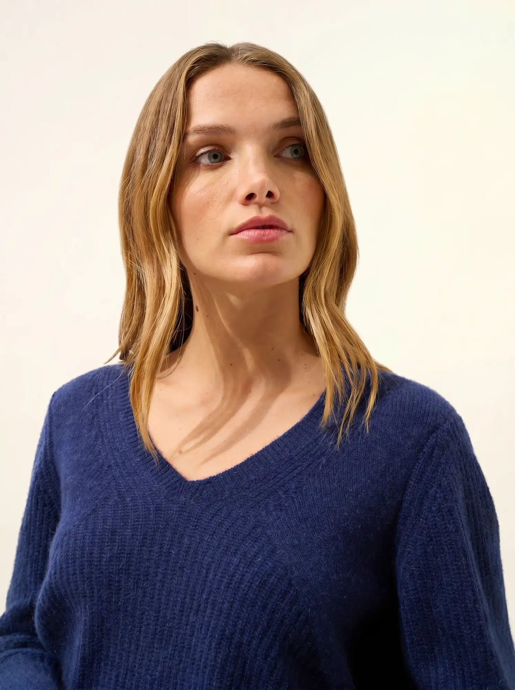 AMRITA pullover v-ausschnitt 4-fädig nachtblau