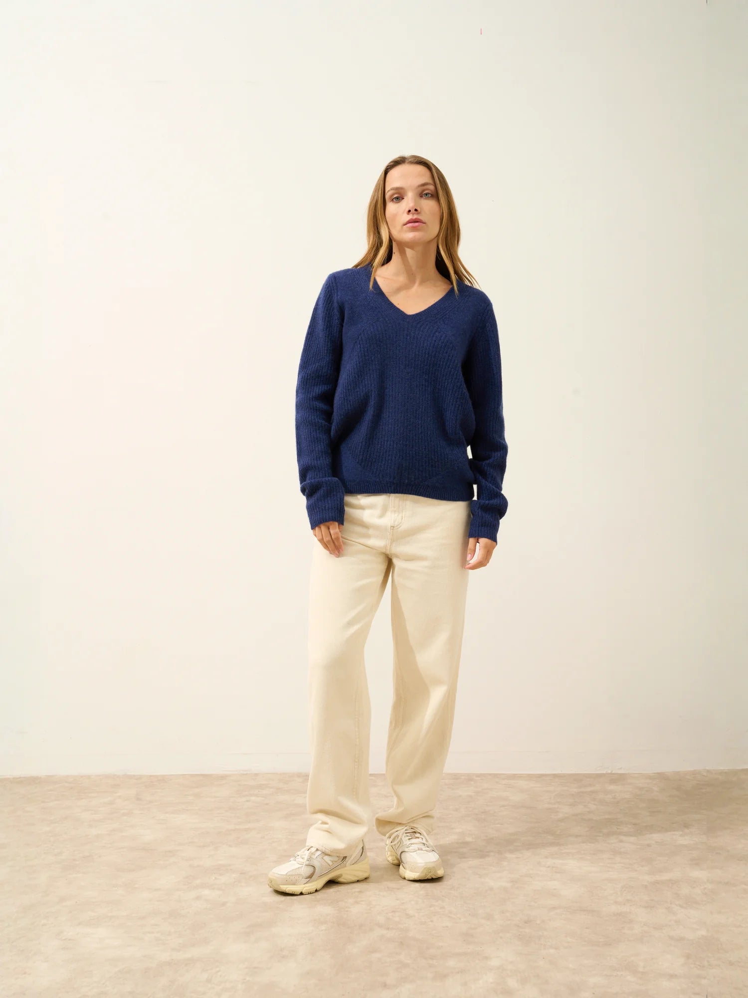 AMRITA pullover v-ausschnitt 4-fädig nachtblau