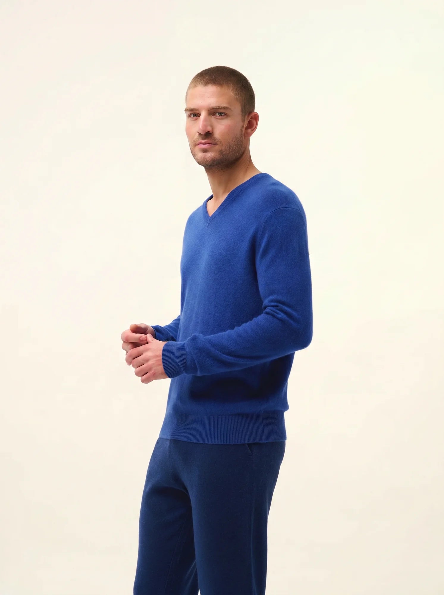 WALT pullover v-ausschnitt ultramarin