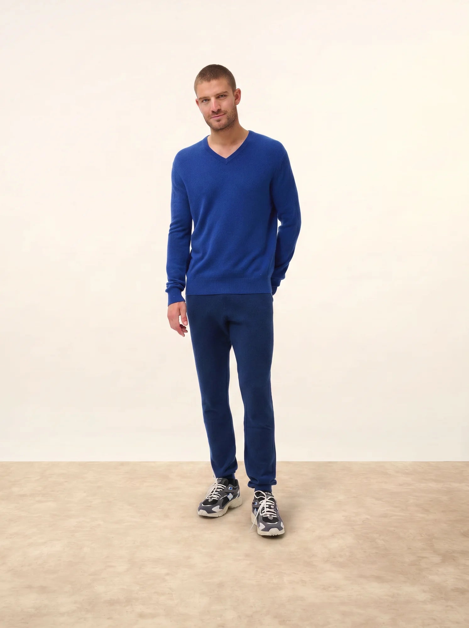 WALT pullover v-ausschnitt ultramarin