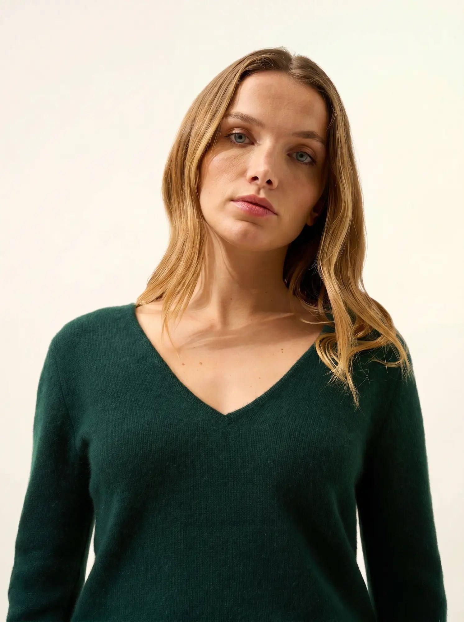 ABBY pullover v-ausschnitt 4-fädig zypresse