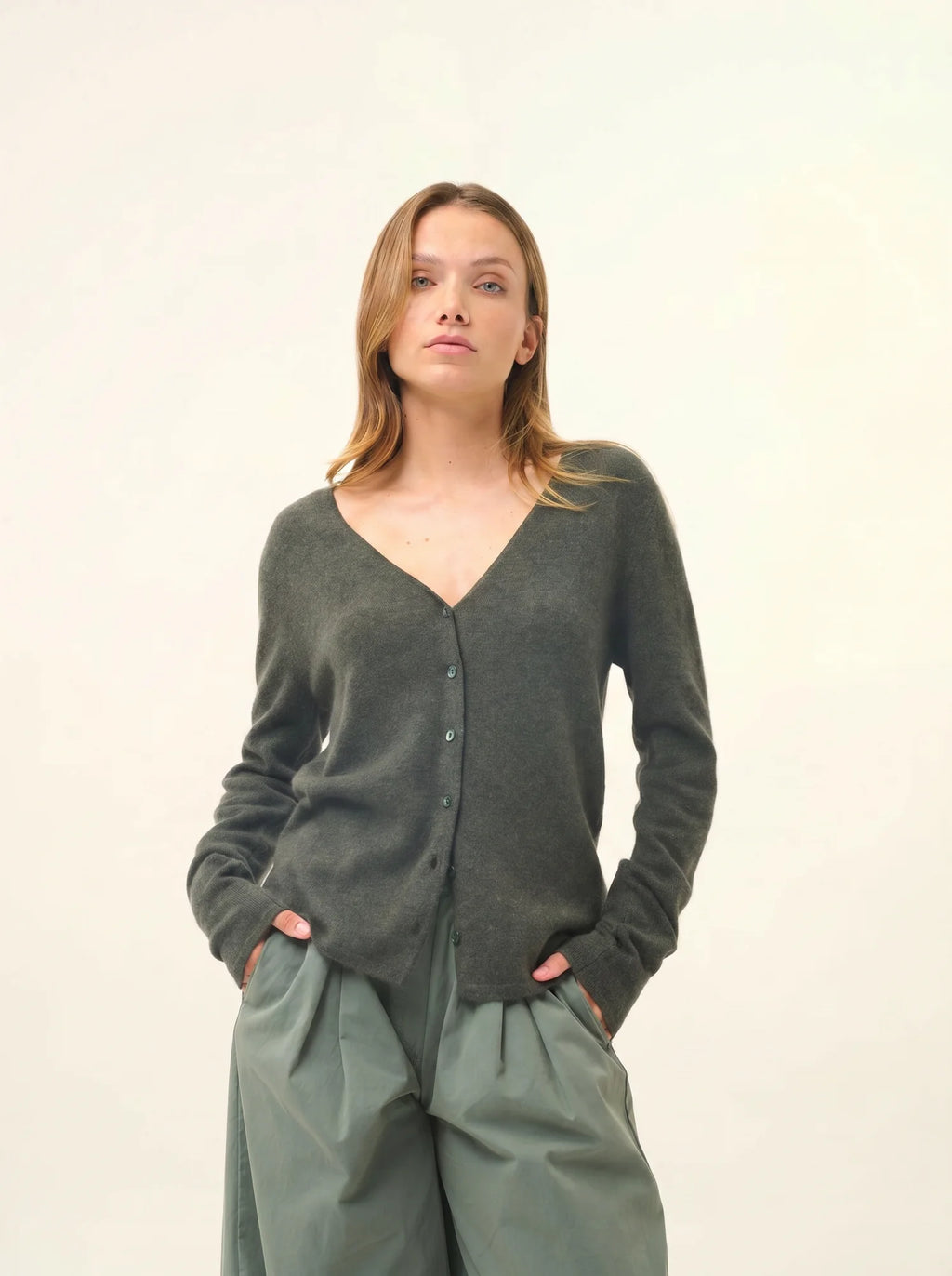 NORMA strickjacke v-ausschnitt khaki meliert