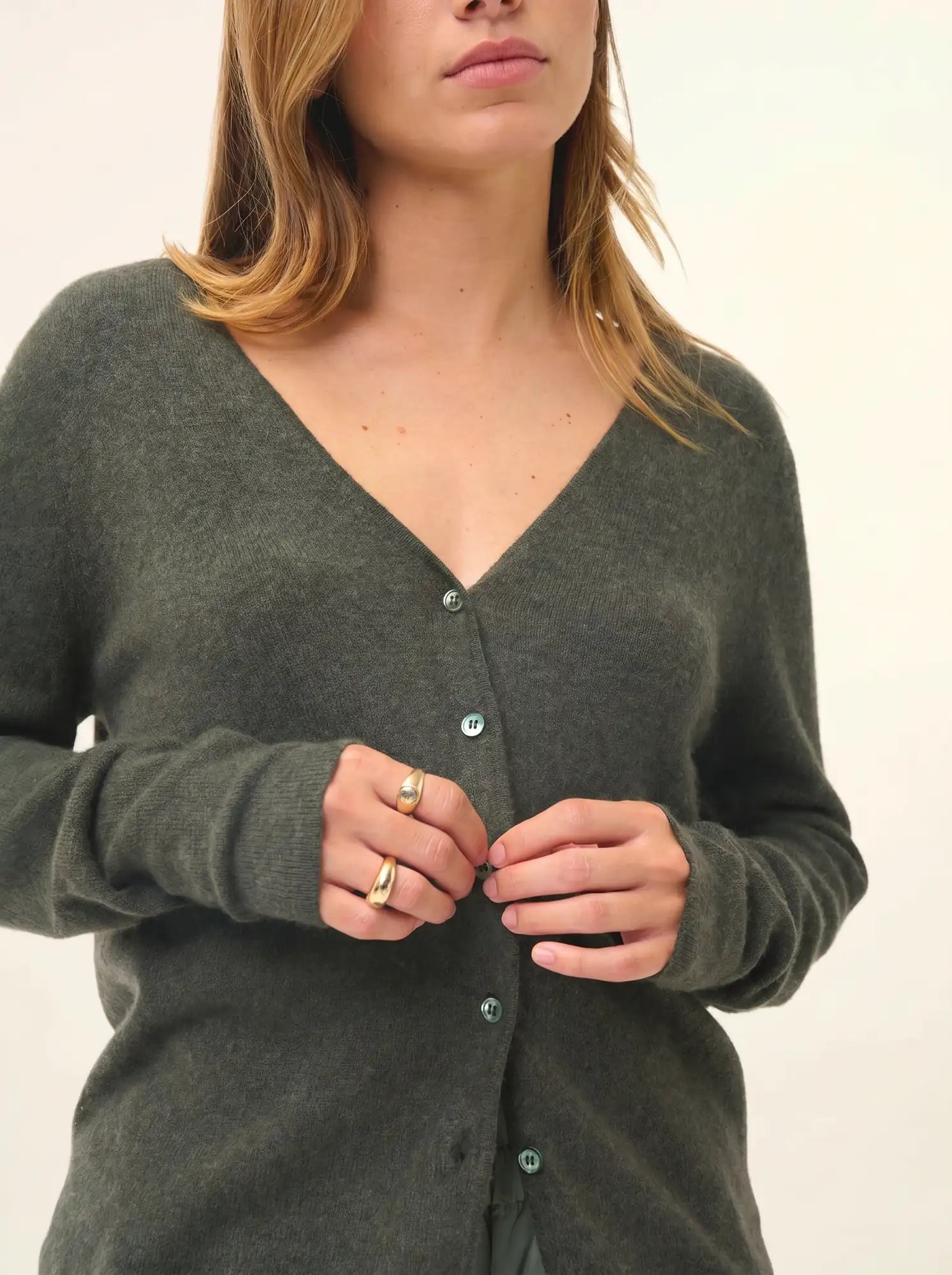 NORMA strickjacke v-ausschnitt khaki meliert