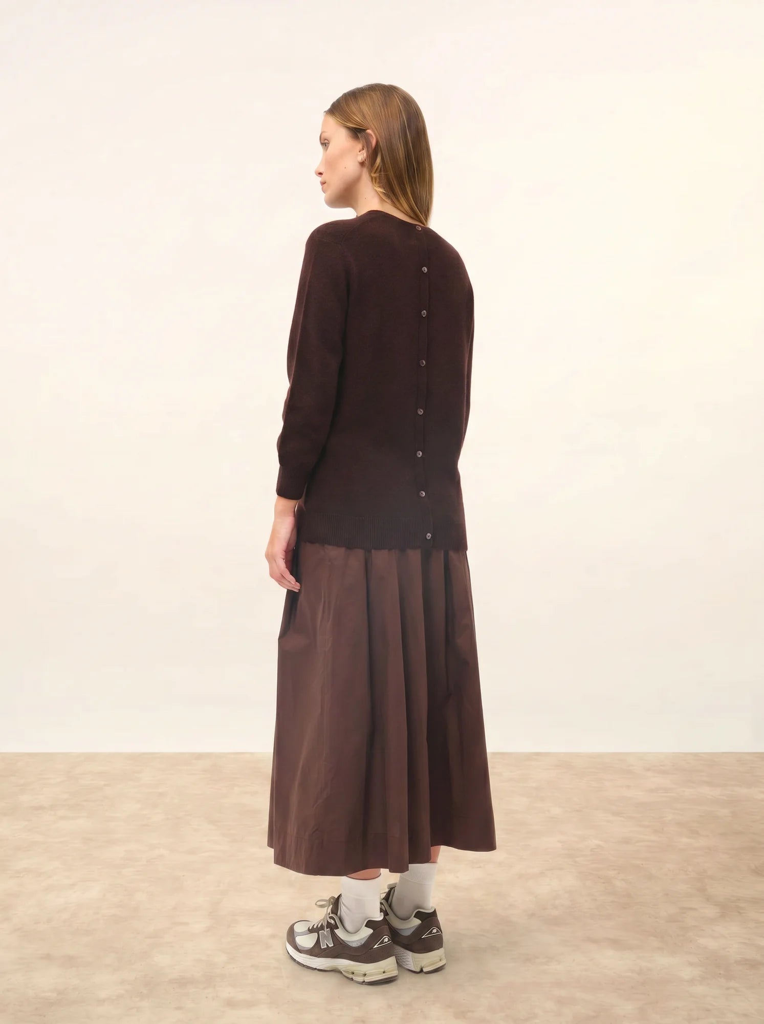 JANICE pullover rundhalsausschnitt geknöpft hinten choco