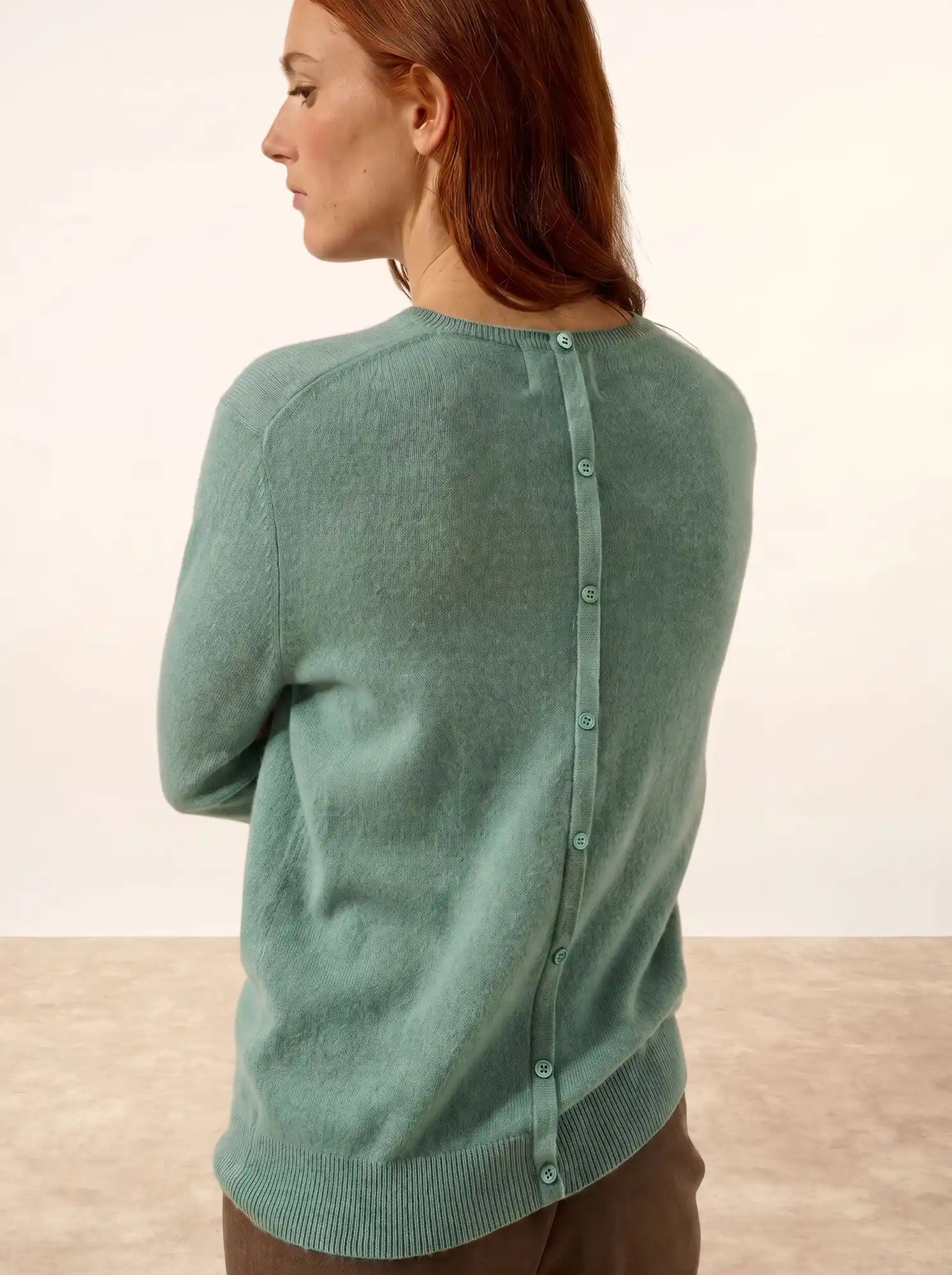 JANICE pullover rundhalsausschnitt geknöpft hinten grün meliert