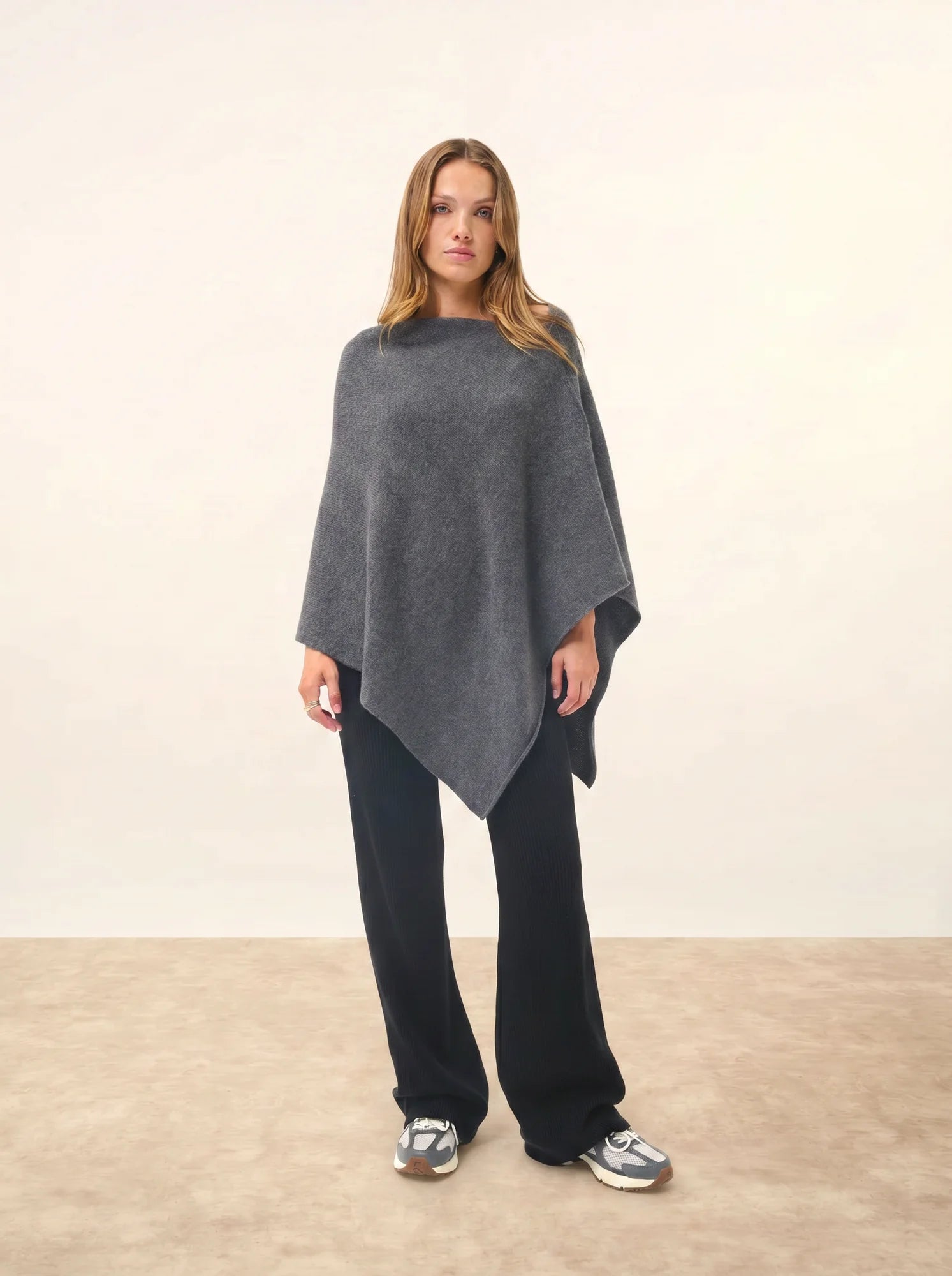 SALLY poncho 4-fädig anthrazit meliert
