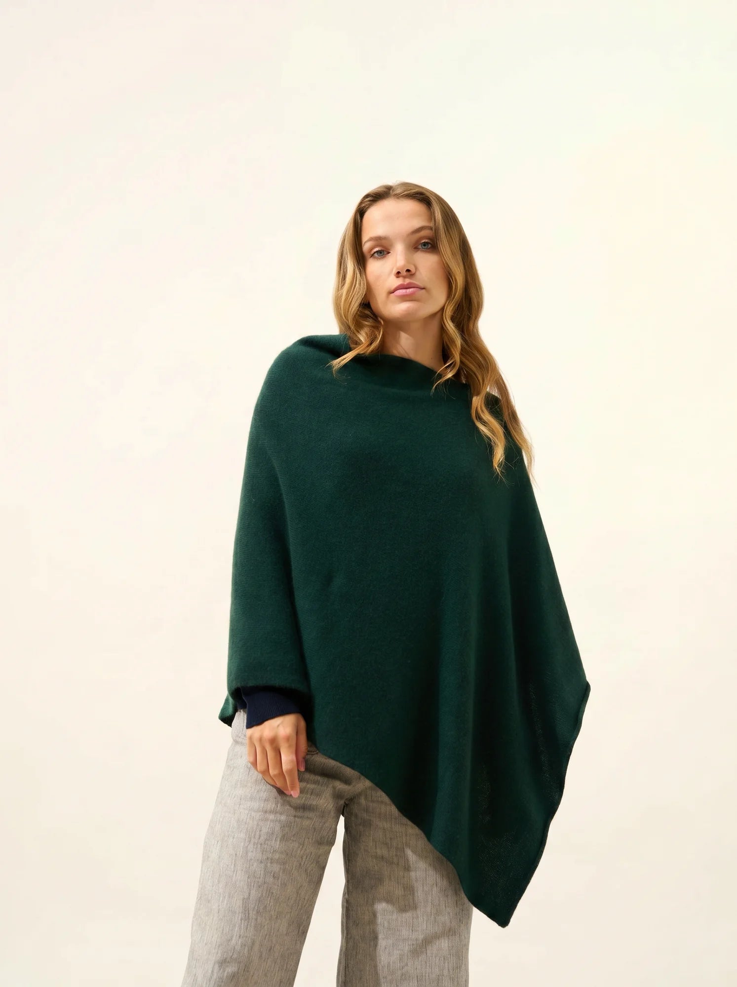 SALLY poncho 4-fädig zypresse