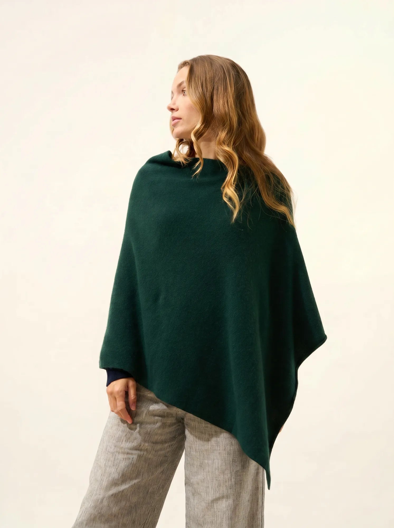 SALLY poncho 4-fädig zypresse