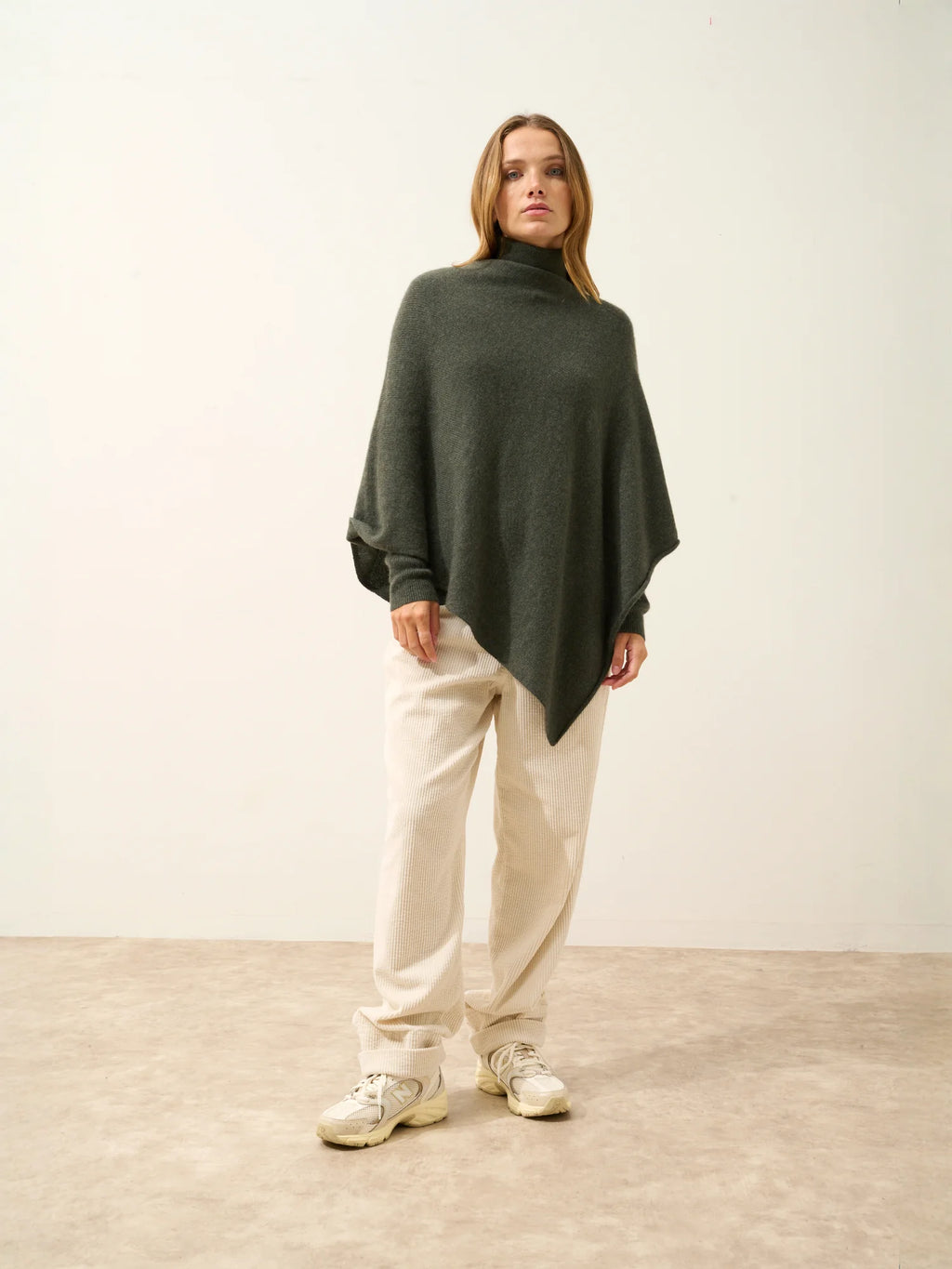 SALLY poncho 4-fädig khaki meliert