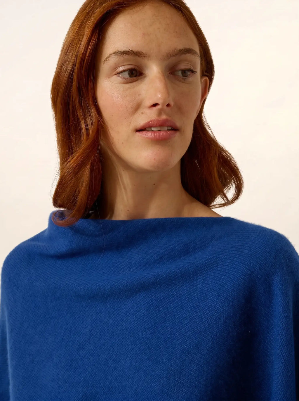 SALLY poncho 4-fädig ultramarin
