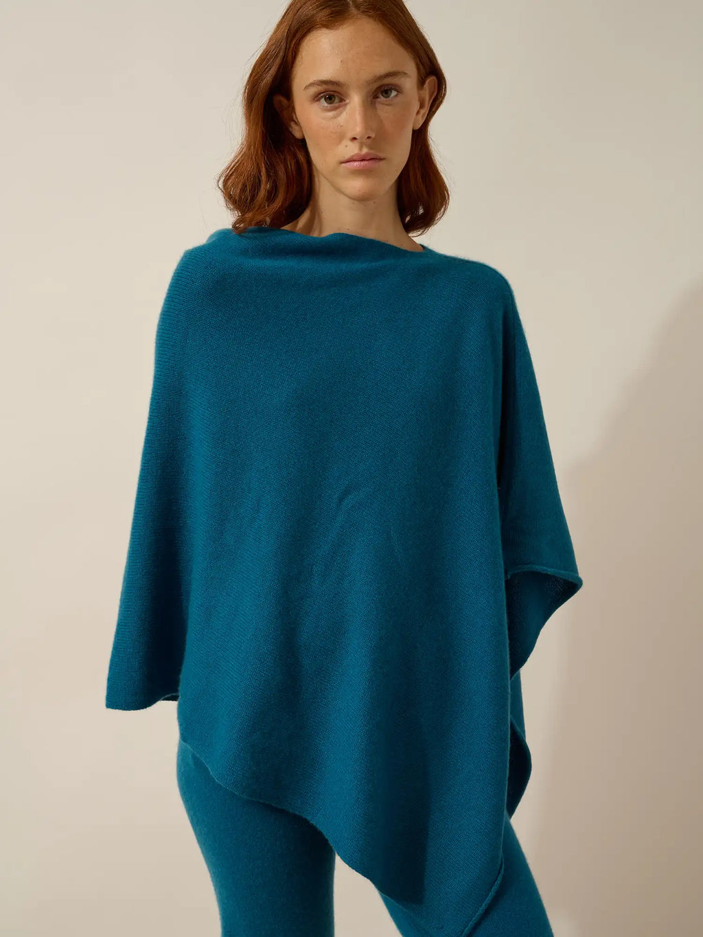 SALLY poncho 4-fädig paon