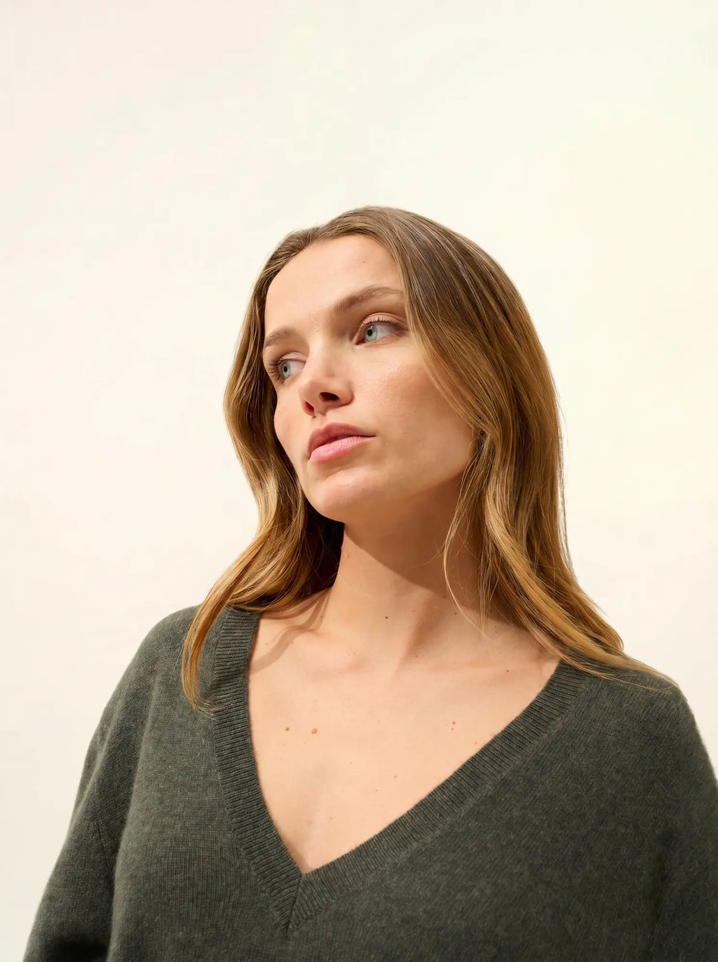OPAL pullover v-ausschnitt vorne und hinten khaki meliert