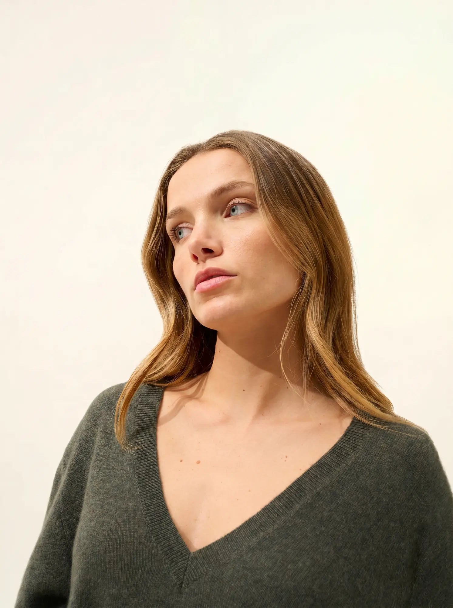 OPAL pullover v-ausschnitt vorne und hinten khaki meliert