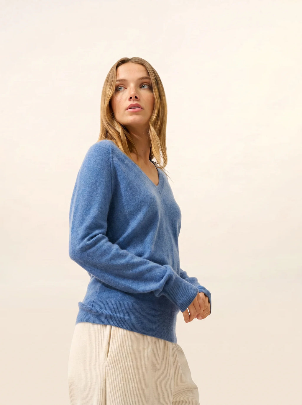 PHOEBE pull col V bleu denim