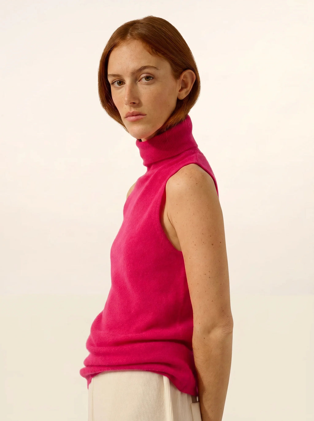VIOLET pullover rollkragen ärmellos fuchsia