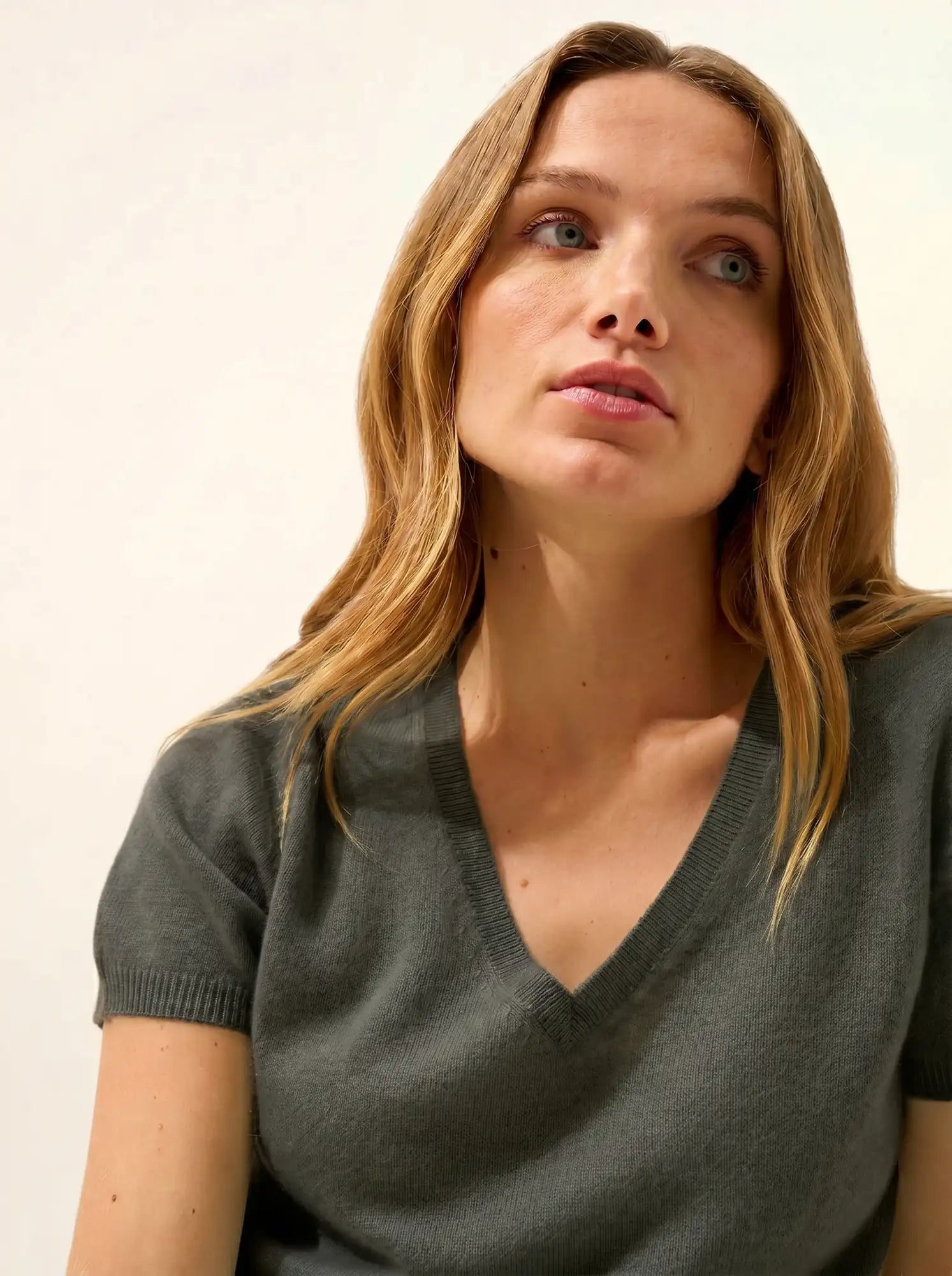 GLAMIS t-shirt v-ausschnitt khaki