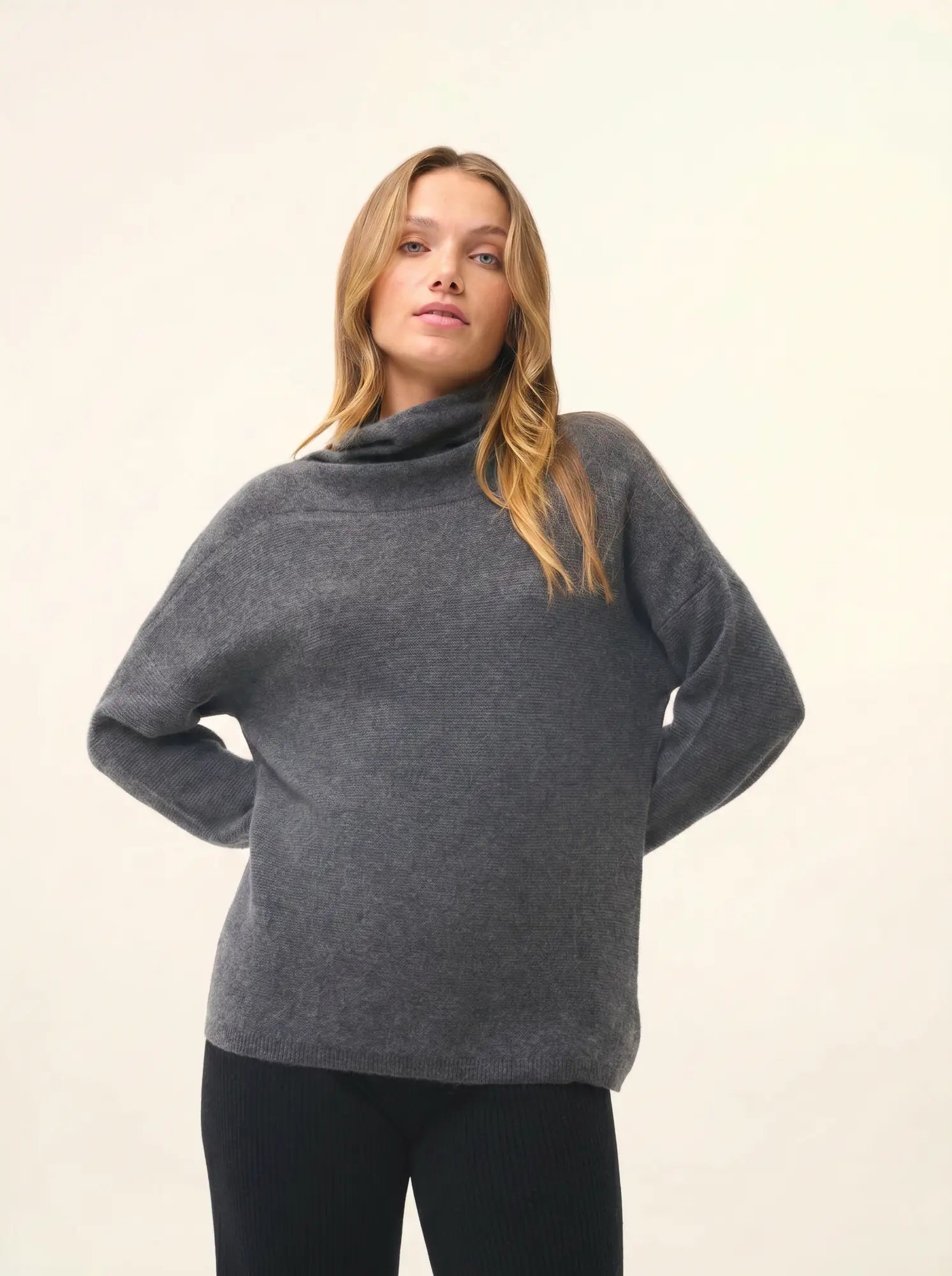 BLANTYRE pull col roulé anthracite chiné