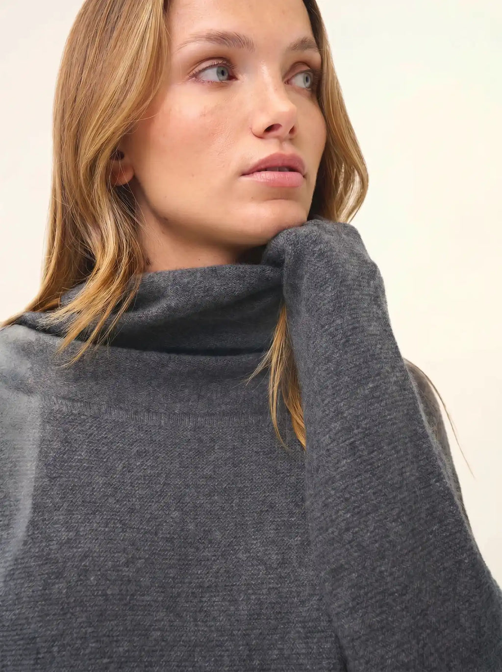BLANTYRE pull col roulé anthracite chiné