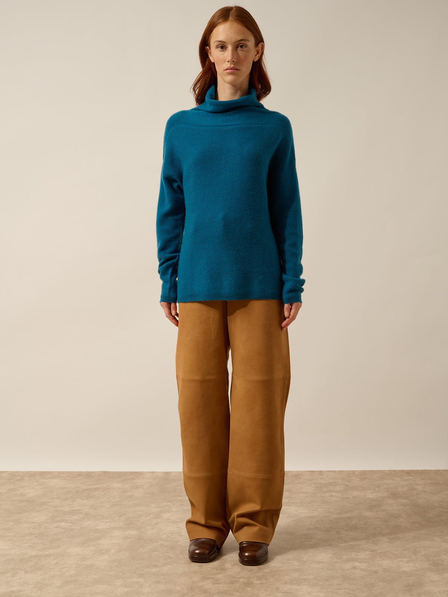 BLANTYRE pull col roulé paon