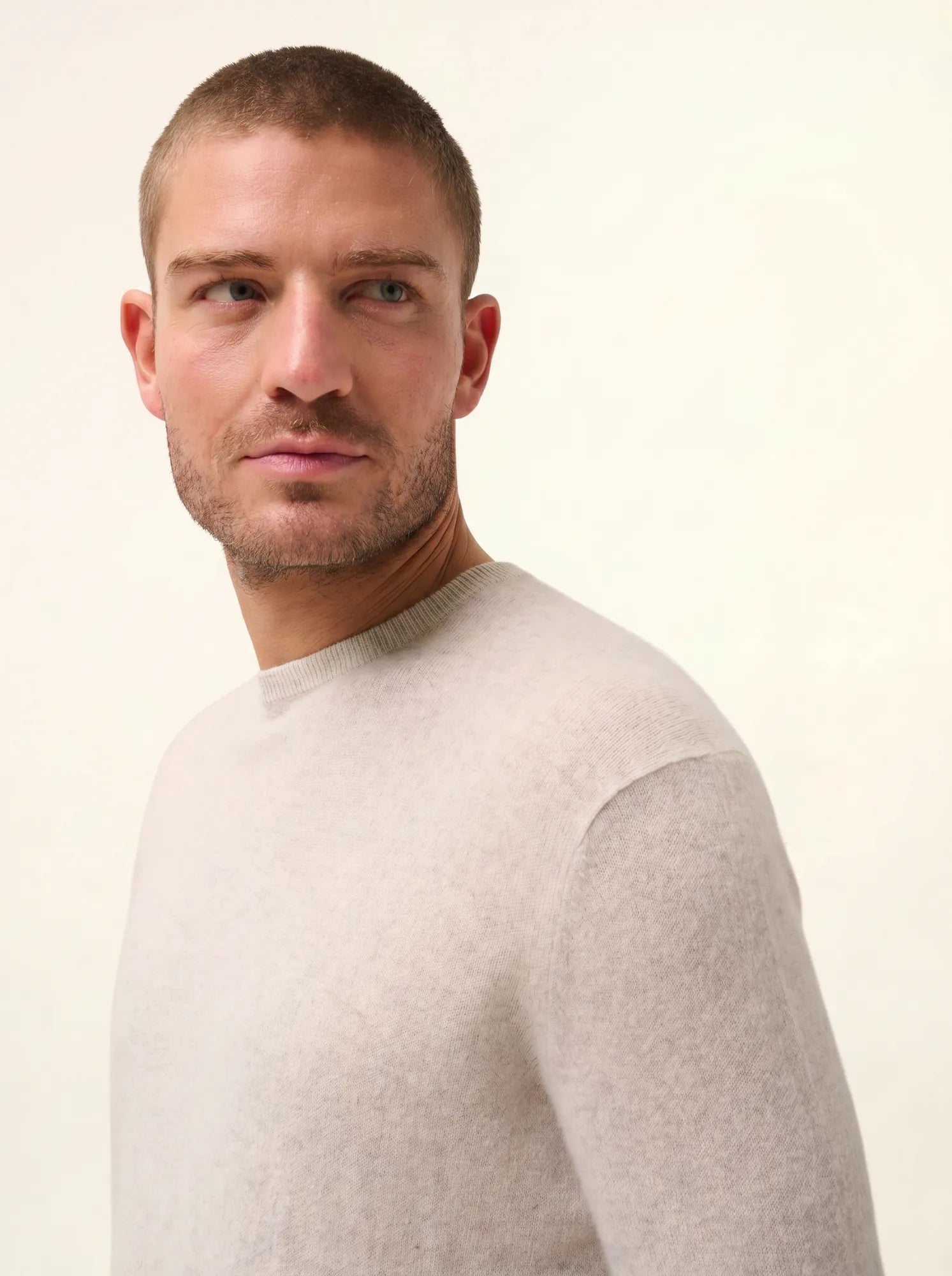 HOWARD pullover rundhalsausschnitt perlgrau meliert