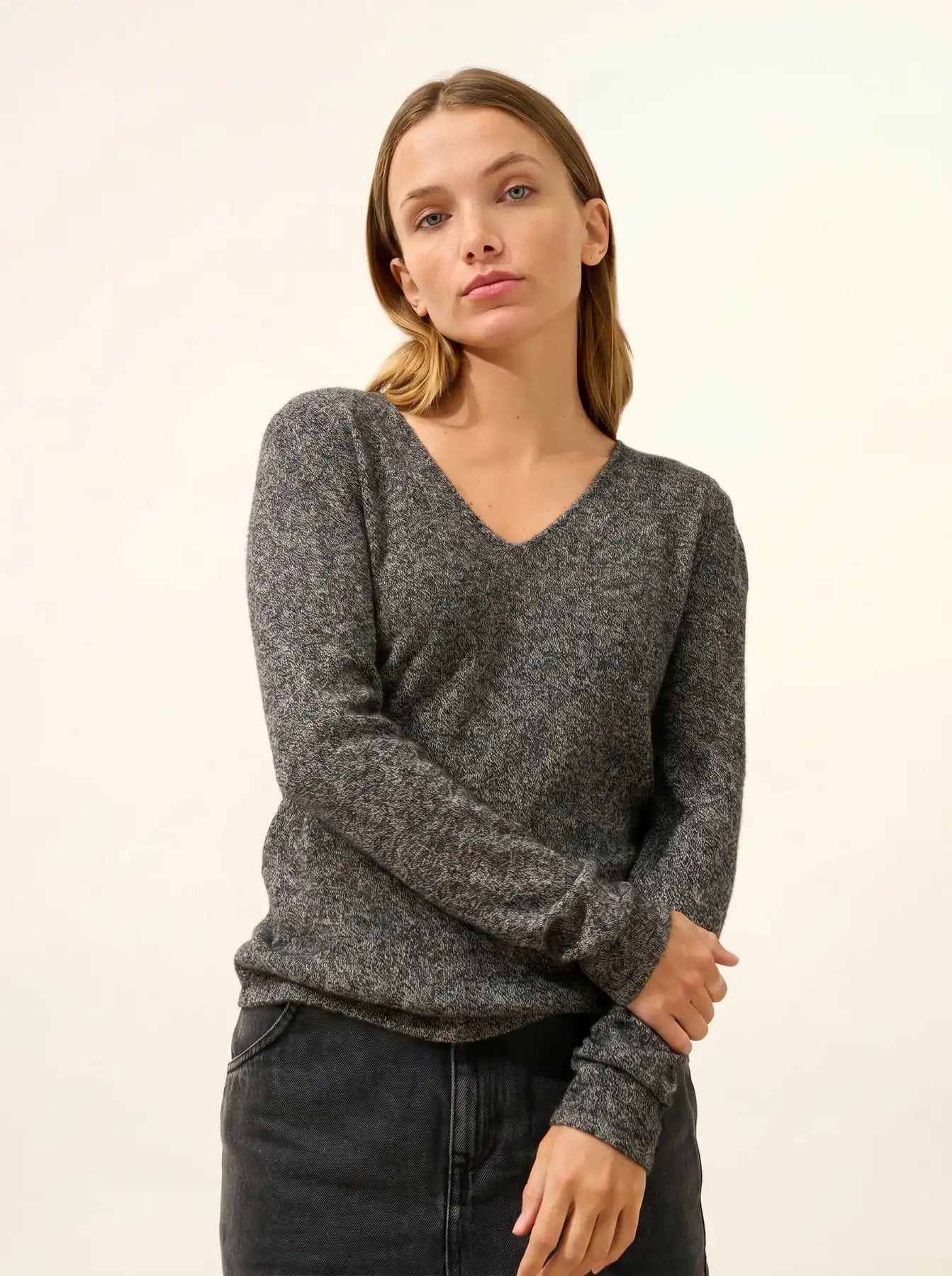 JOAN pull col V noir et blanc