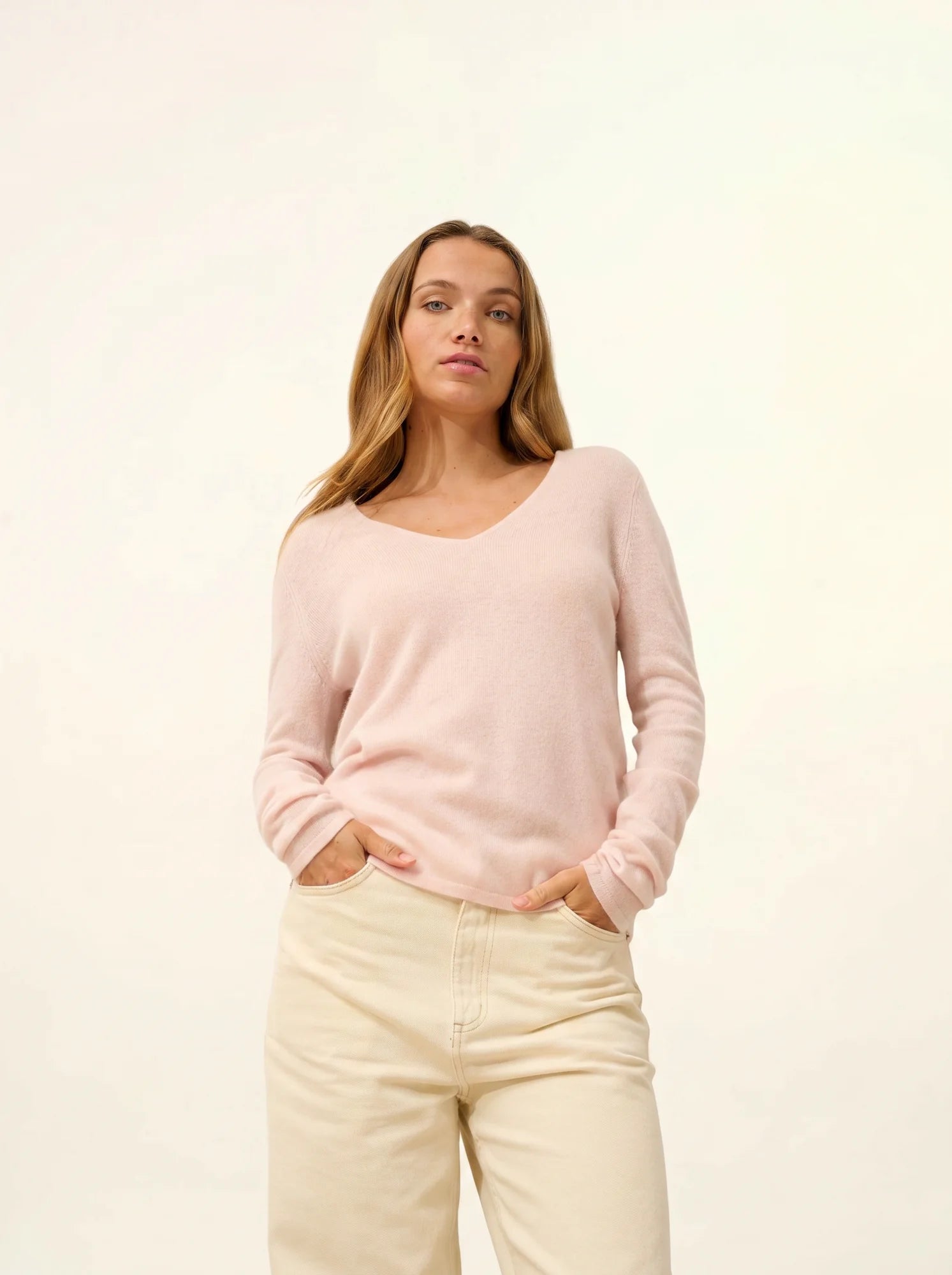 JOAN pullover v-ausschnitt poudre