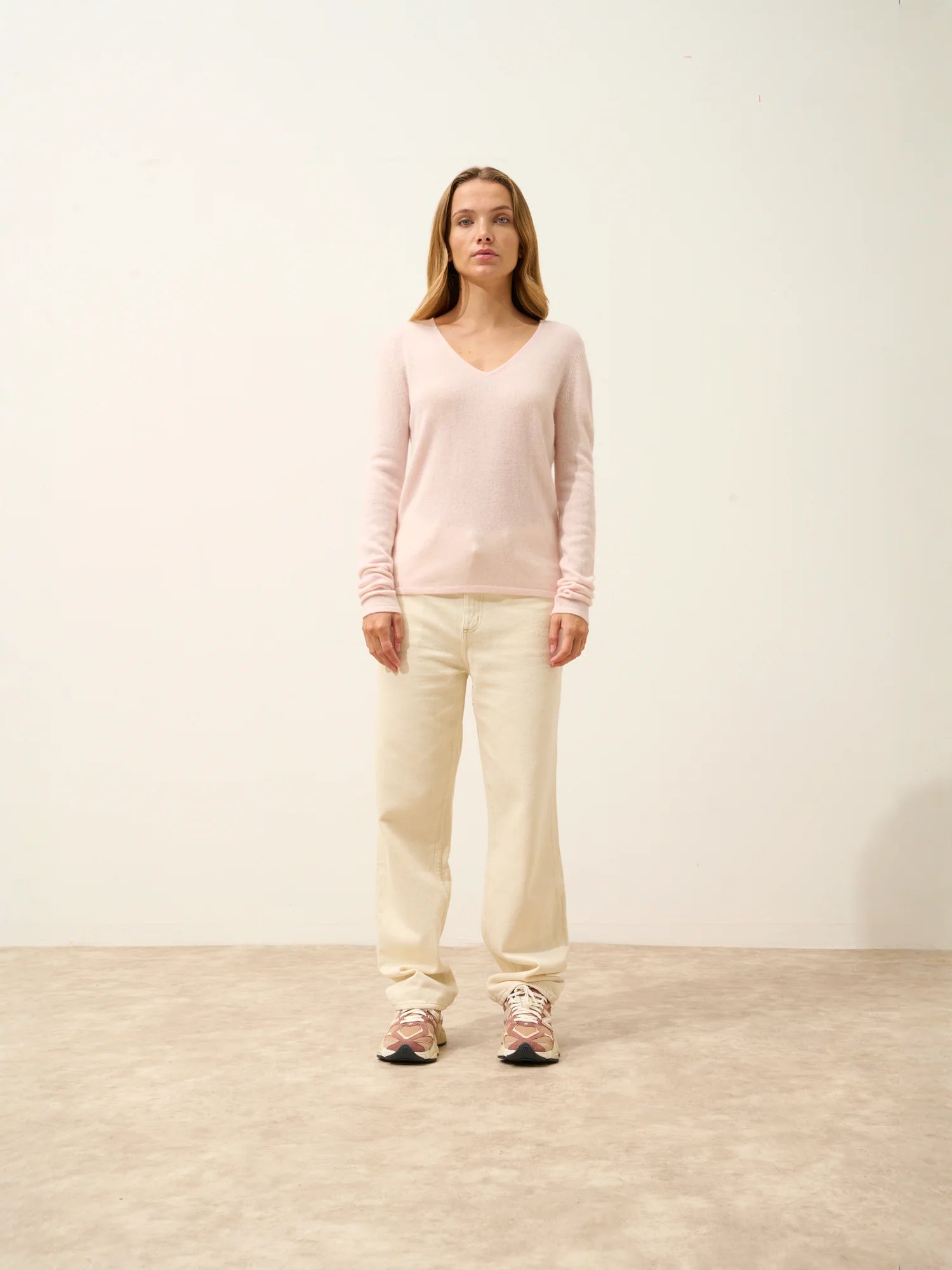 JOAN pullover v-ausschnitt poudre