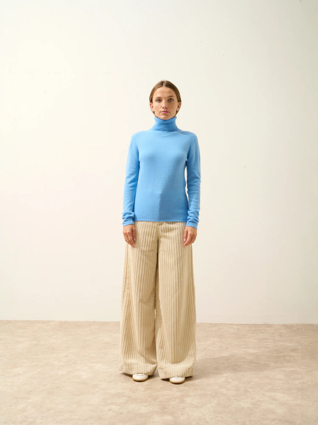 AVA pullover rollkragen blau bébé
