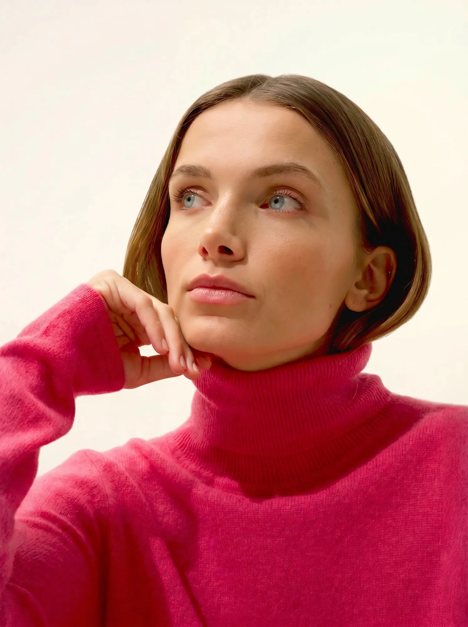 AVA pull col roulé fraise