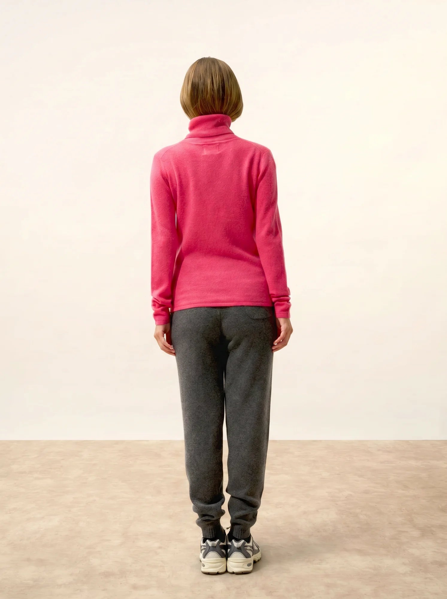 AVA pull col roulé fraise