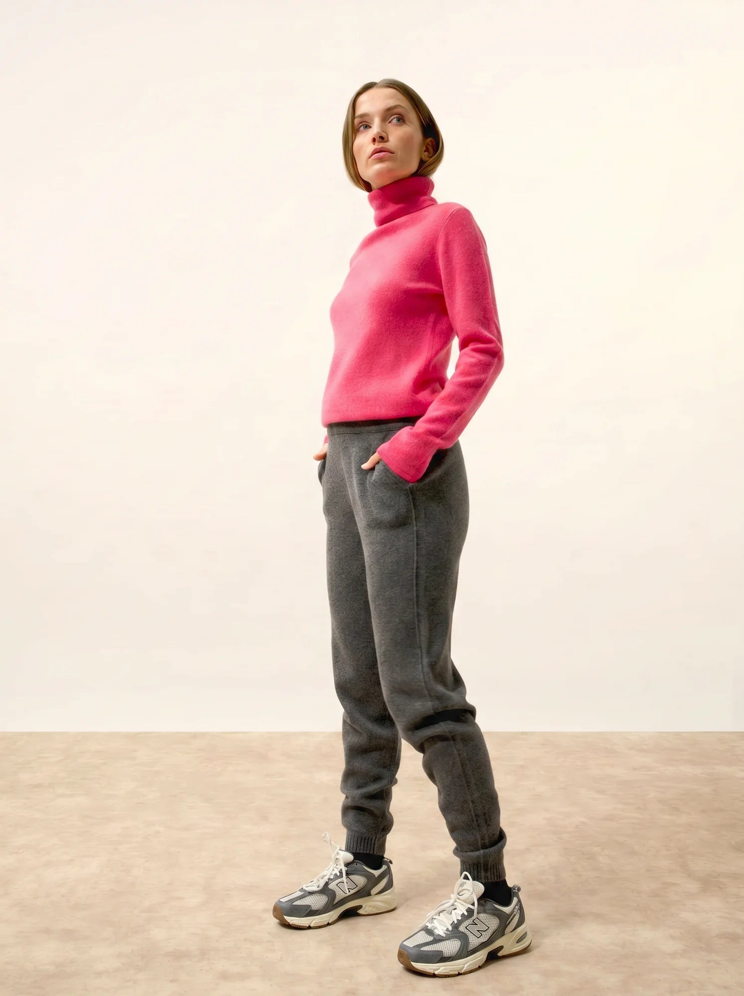 AVA pull col roulé fraise