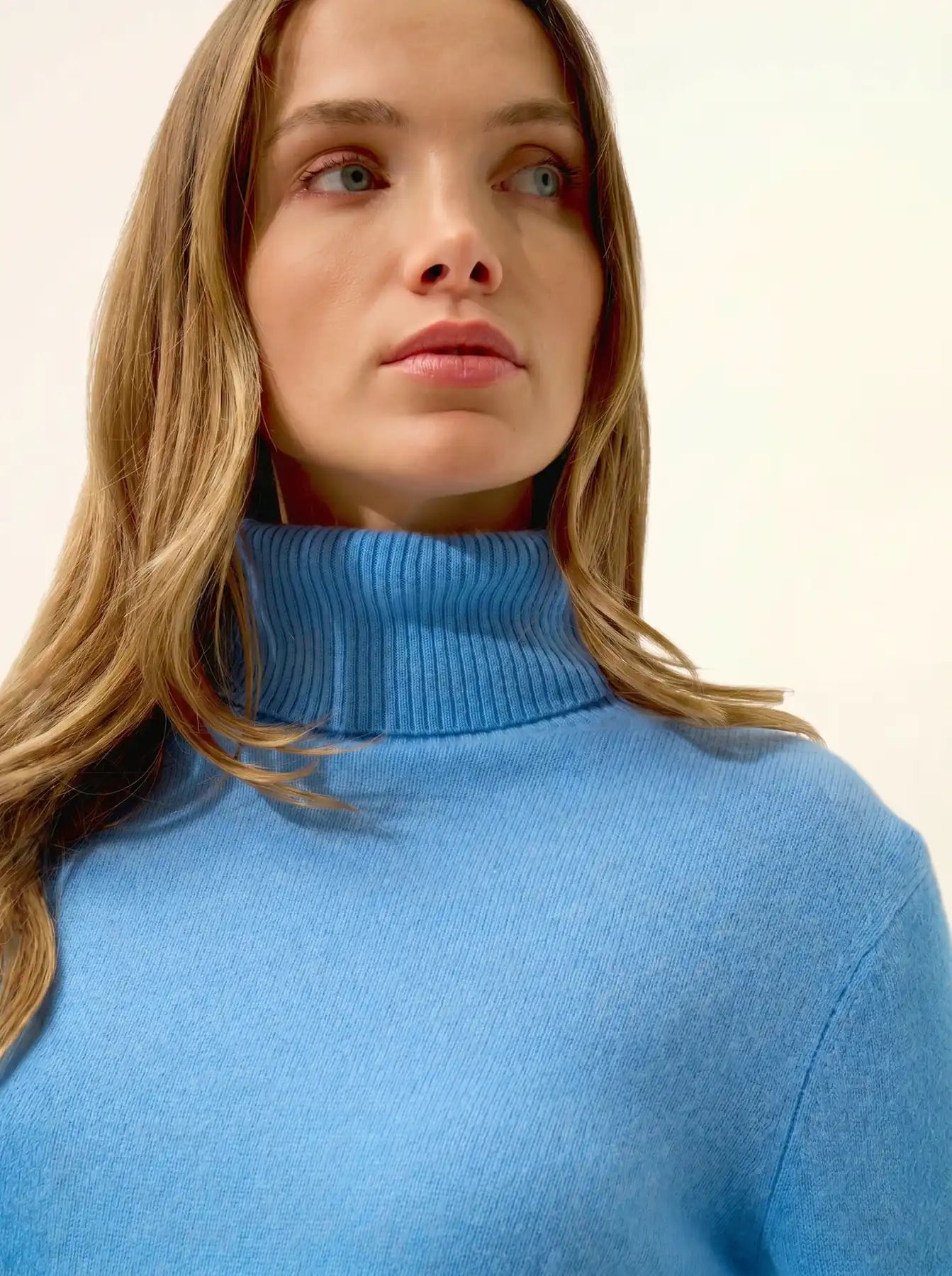 LEXIE pullover rollkragen blau bébé