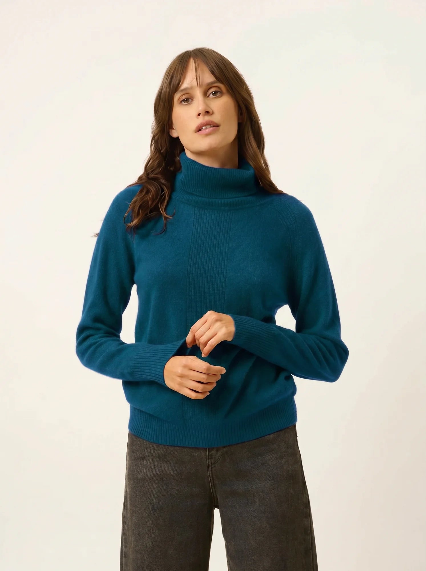 LILLY pull col roulé paon