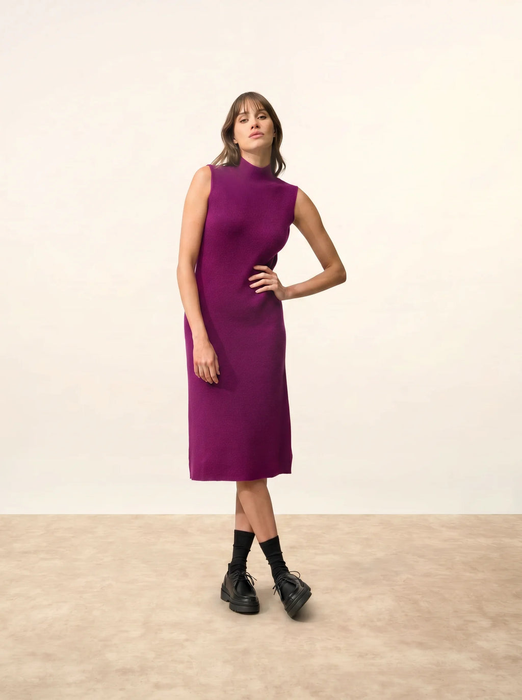 LOTTIE kleid stehkragen ärmellos pflaume