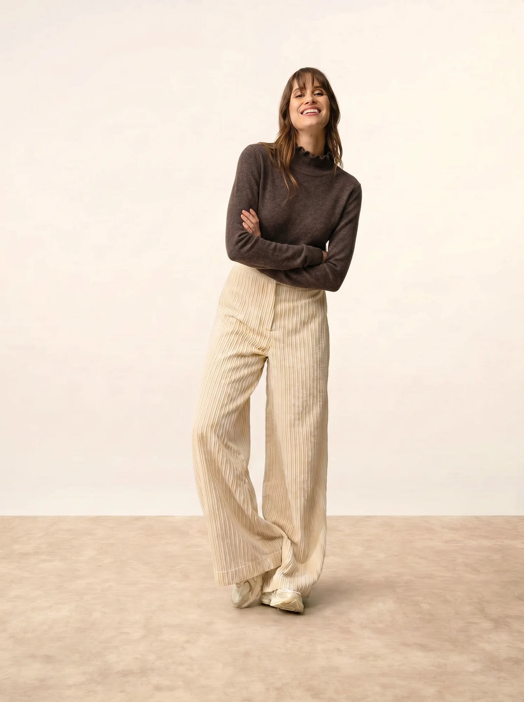 TRILA Pull Col Montant Volanté Taupe Chiné