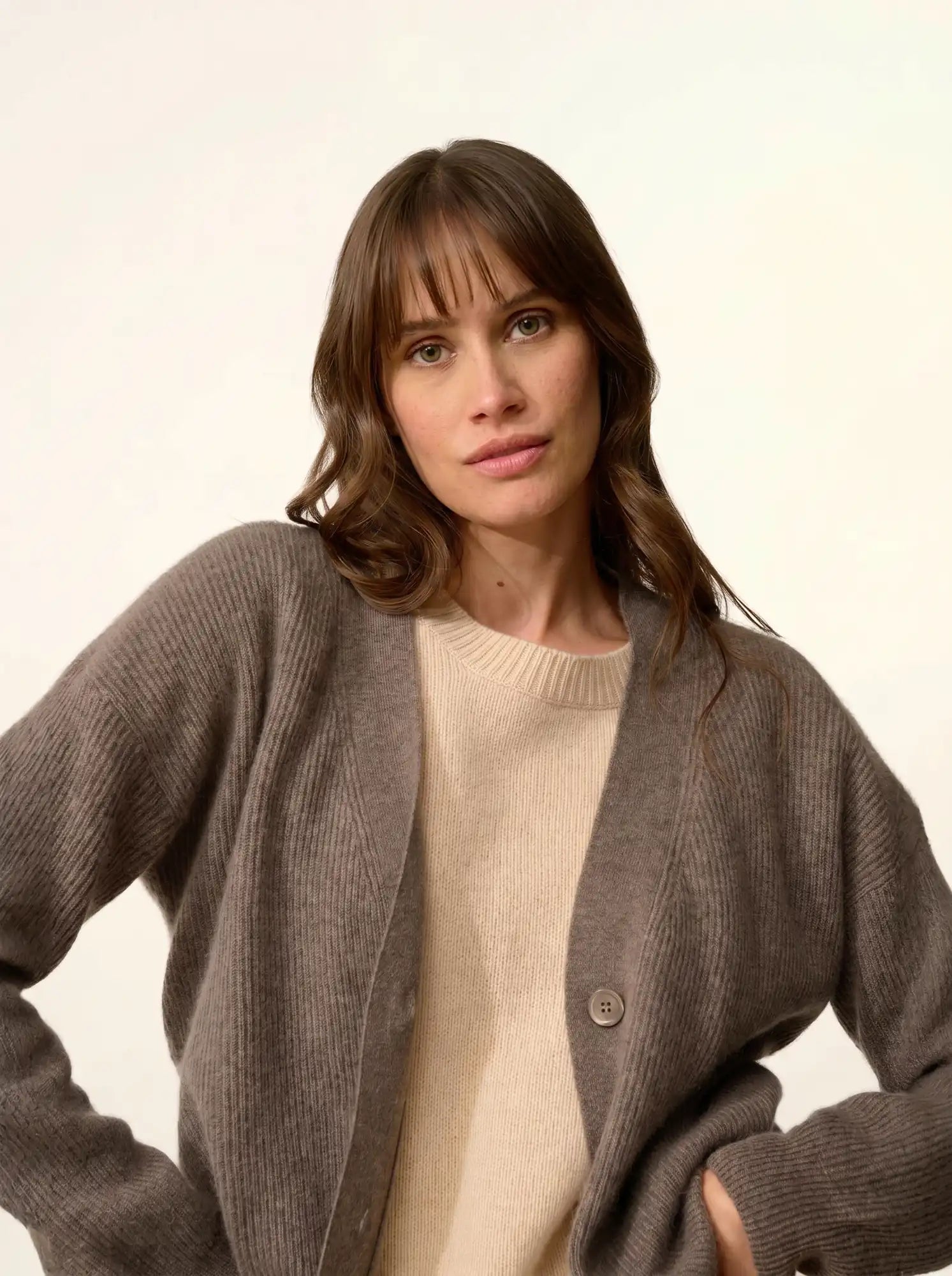 ADELE strickjacke v-ausschnitt taupe meliert