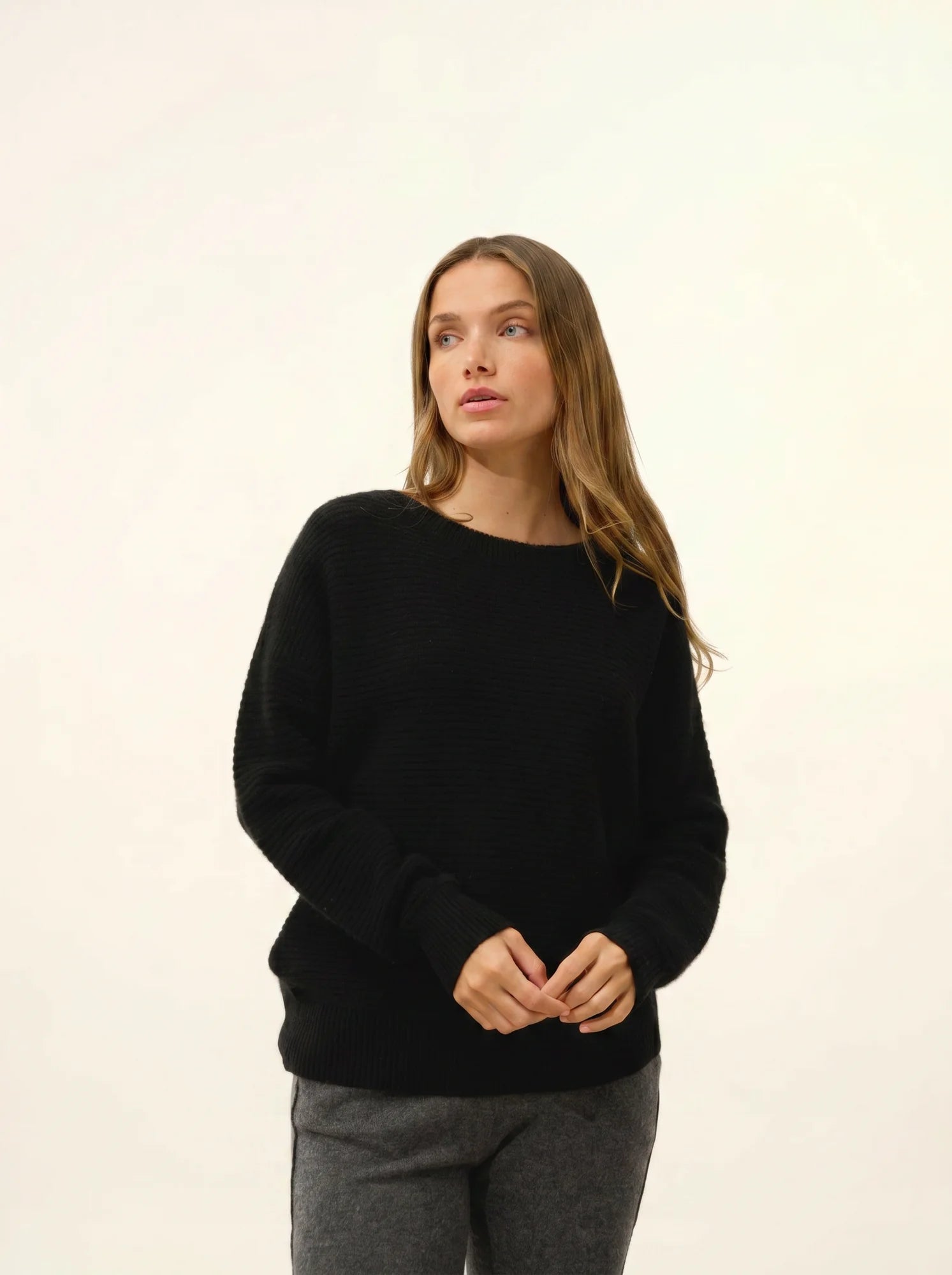 LOUNA pullover rundhalsausschnitt 4-fädig schwarz