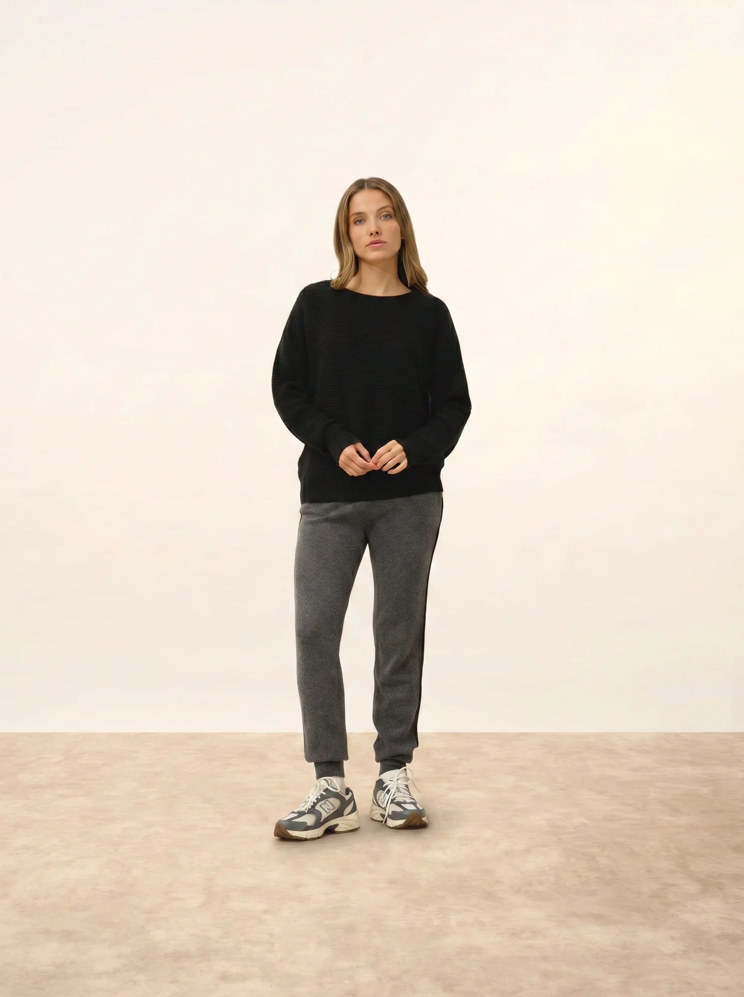 LOUNA pullover rundhalsausschnitt 4-fädig schwarz
