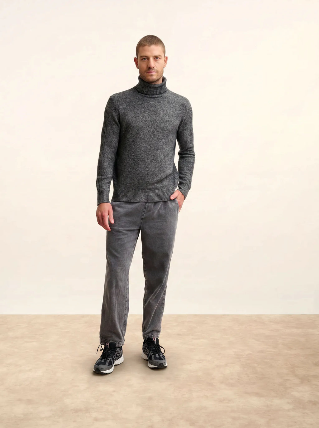 NOI pullover rollkragen 4-fädig schwarz und weiß