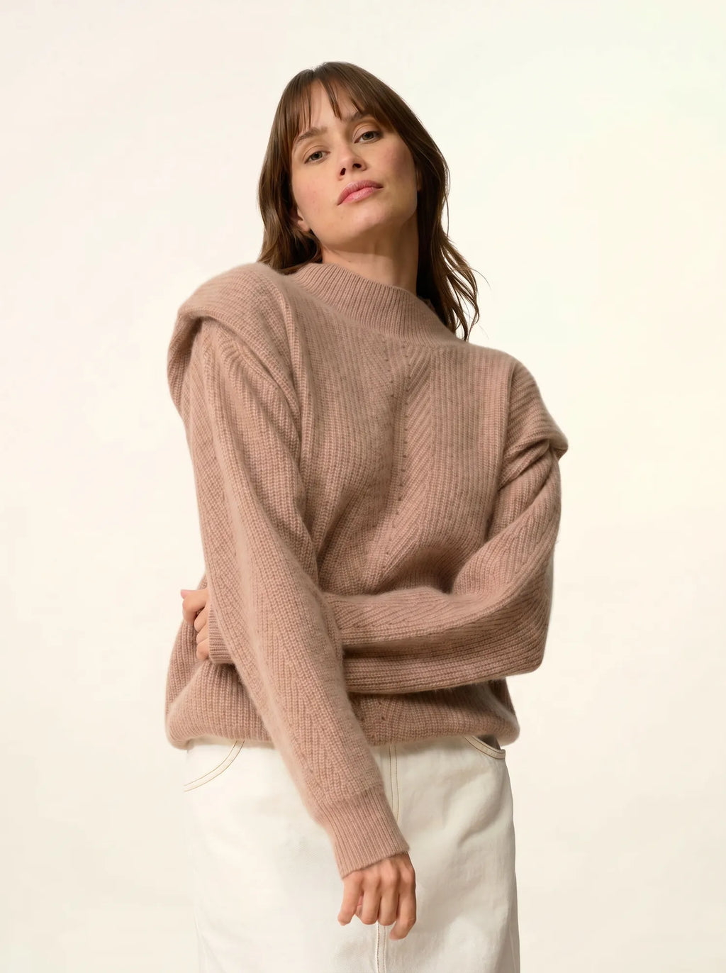 IQUITOS pullover stehkragen plis épaules 4-fädig camel meliert