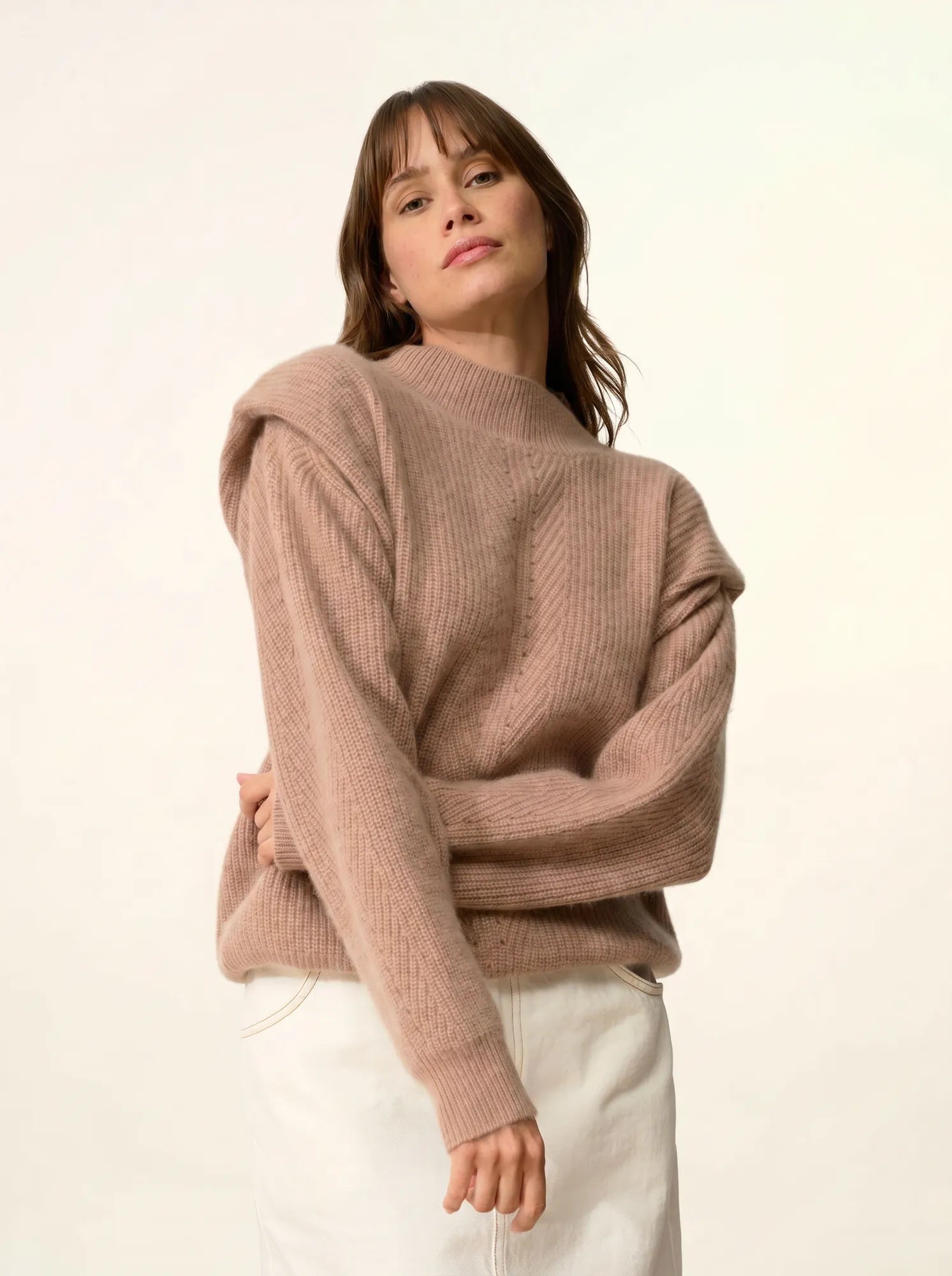 IQUITOS pullover stehkragen plis épaules 4-fädig camel meliert