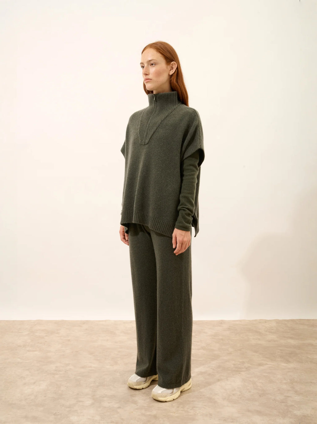 VIVIENNE poncho col dockermütze 4-fädig khaki meliert