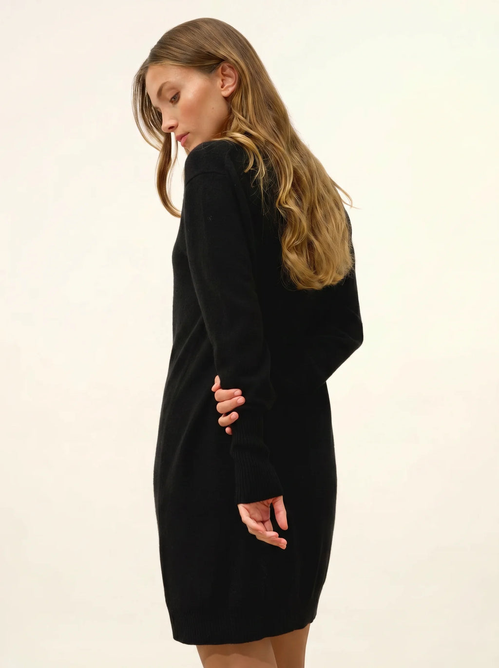 MILEYA kleid v-ausschnitt schwarz