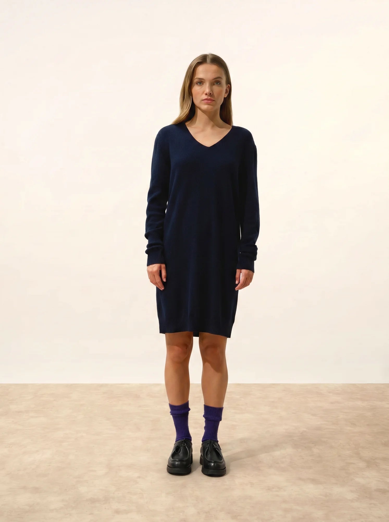 MILEYA kleid v-ausschnitt marineblau