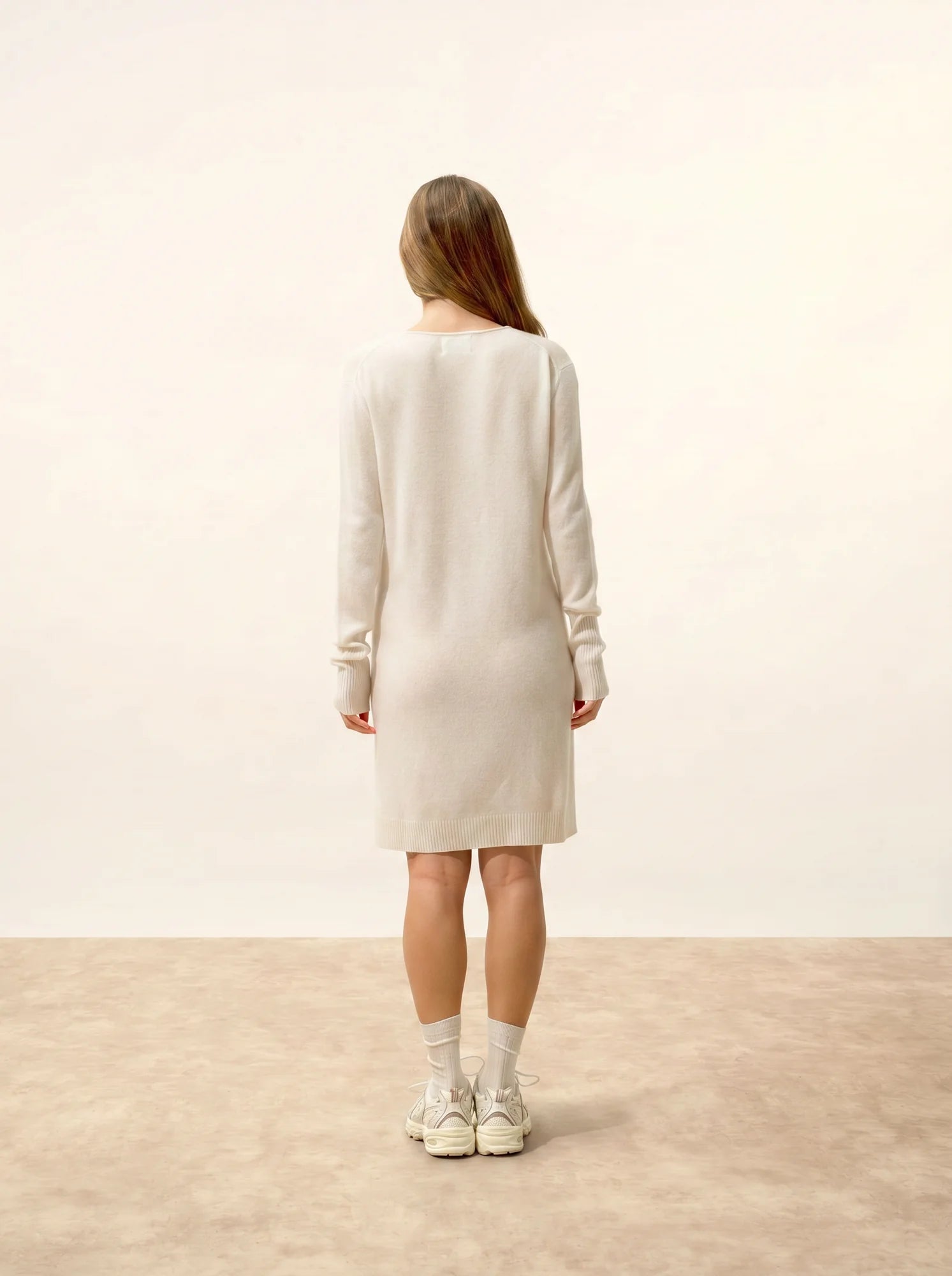 MILEYA kleid v-ausschnitt elfenbein