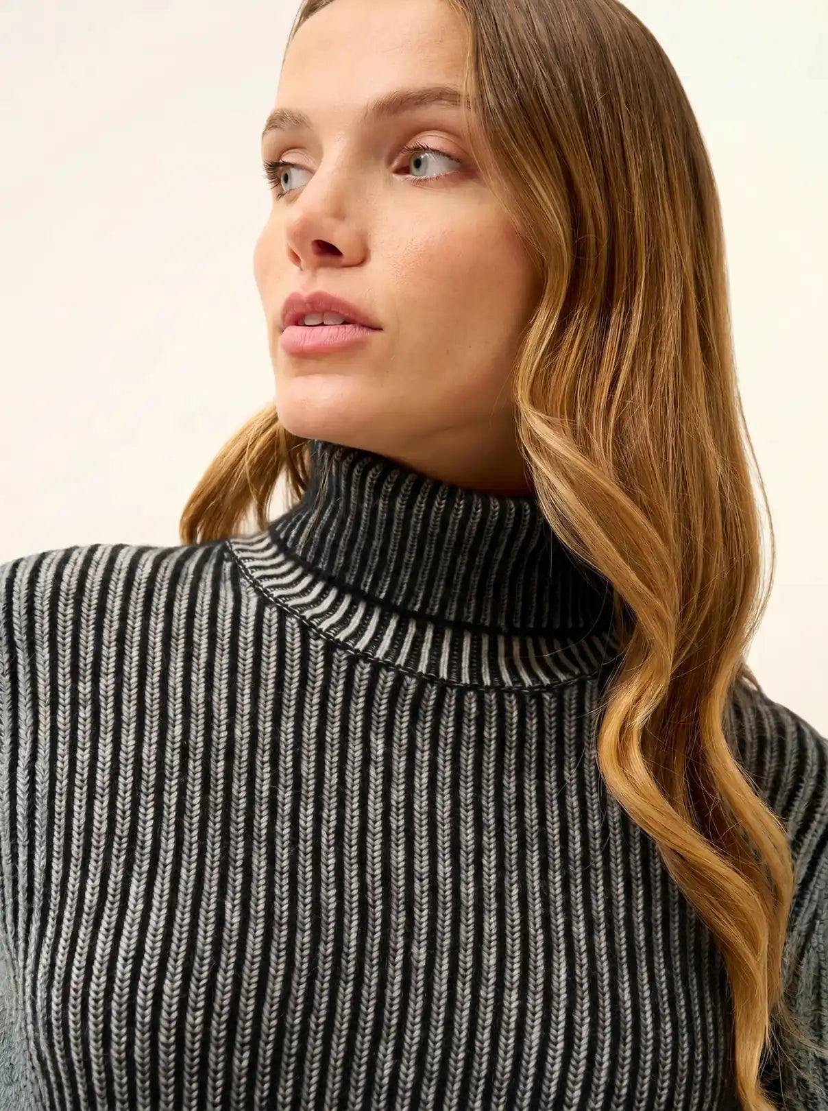 SOMNIA pullover rollkragen 4-fädig elfenbein und schwarz