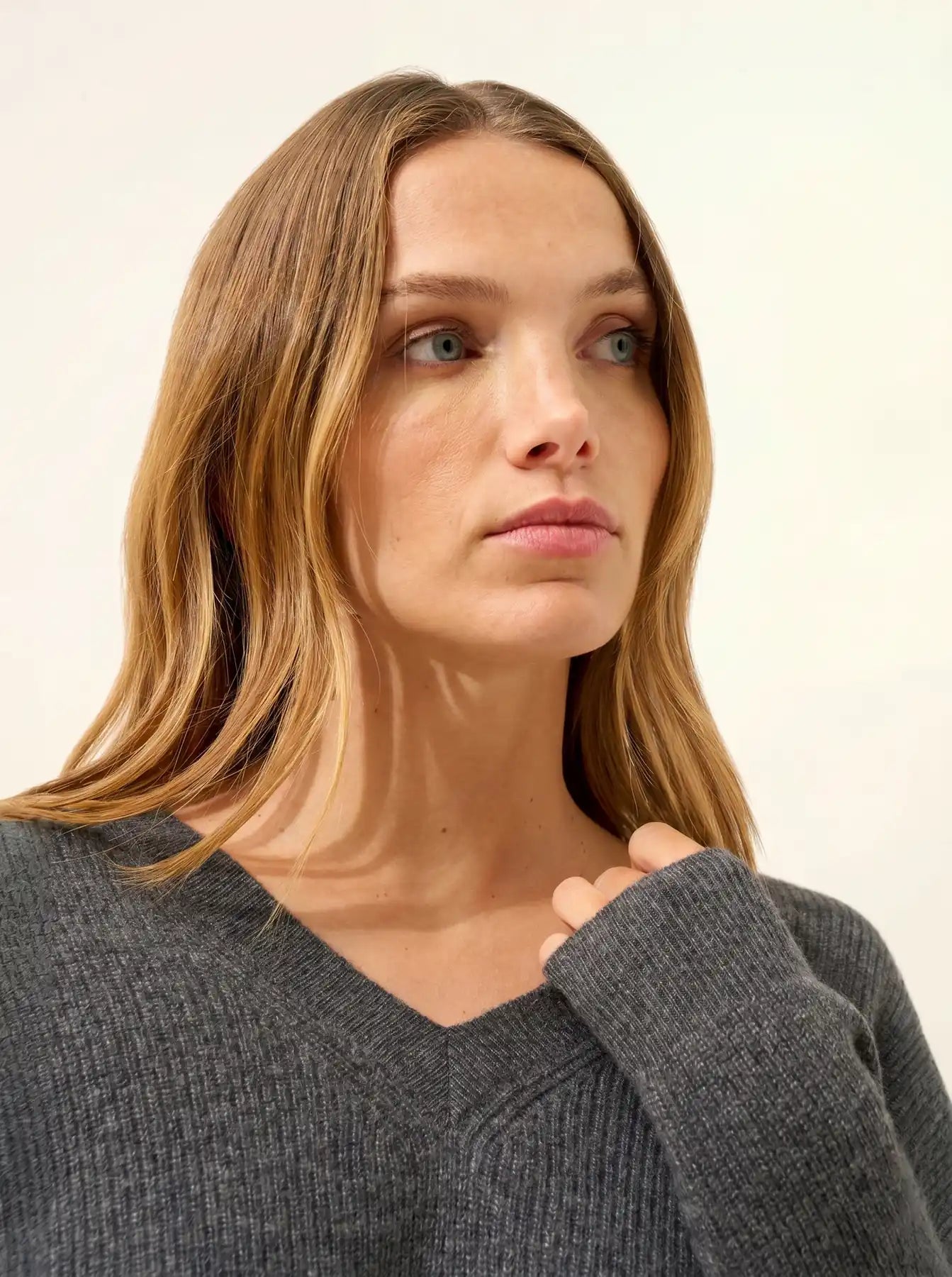 ALENIA pullover v-ausschnitt anthrazit meliert