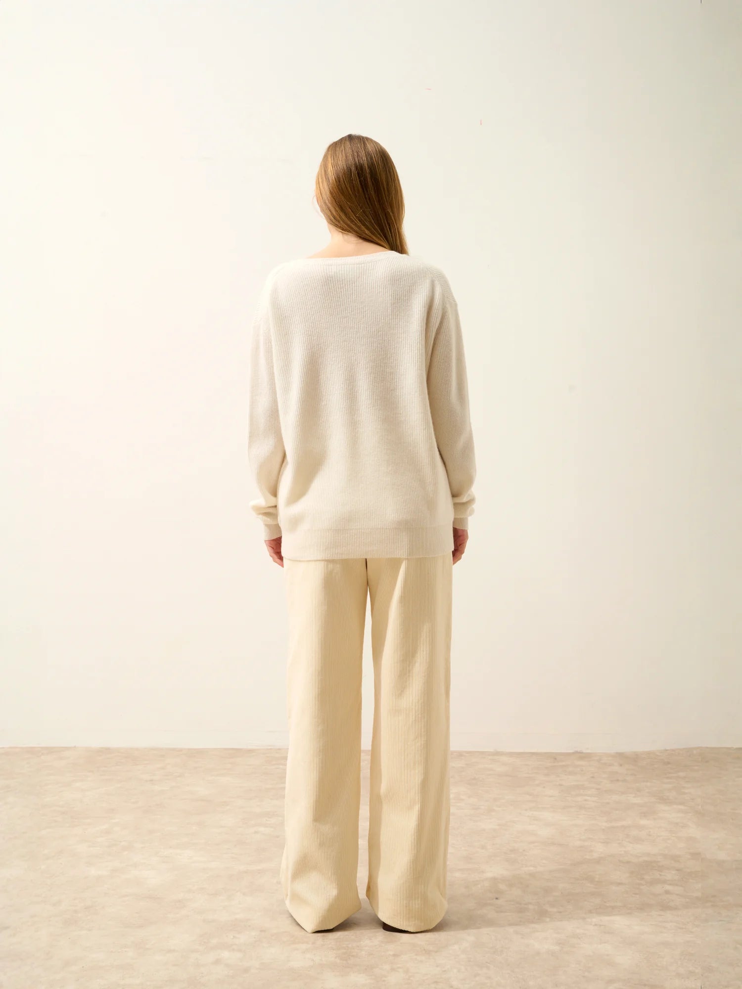 ALENIA pullover v-ausschnitt elfenbein