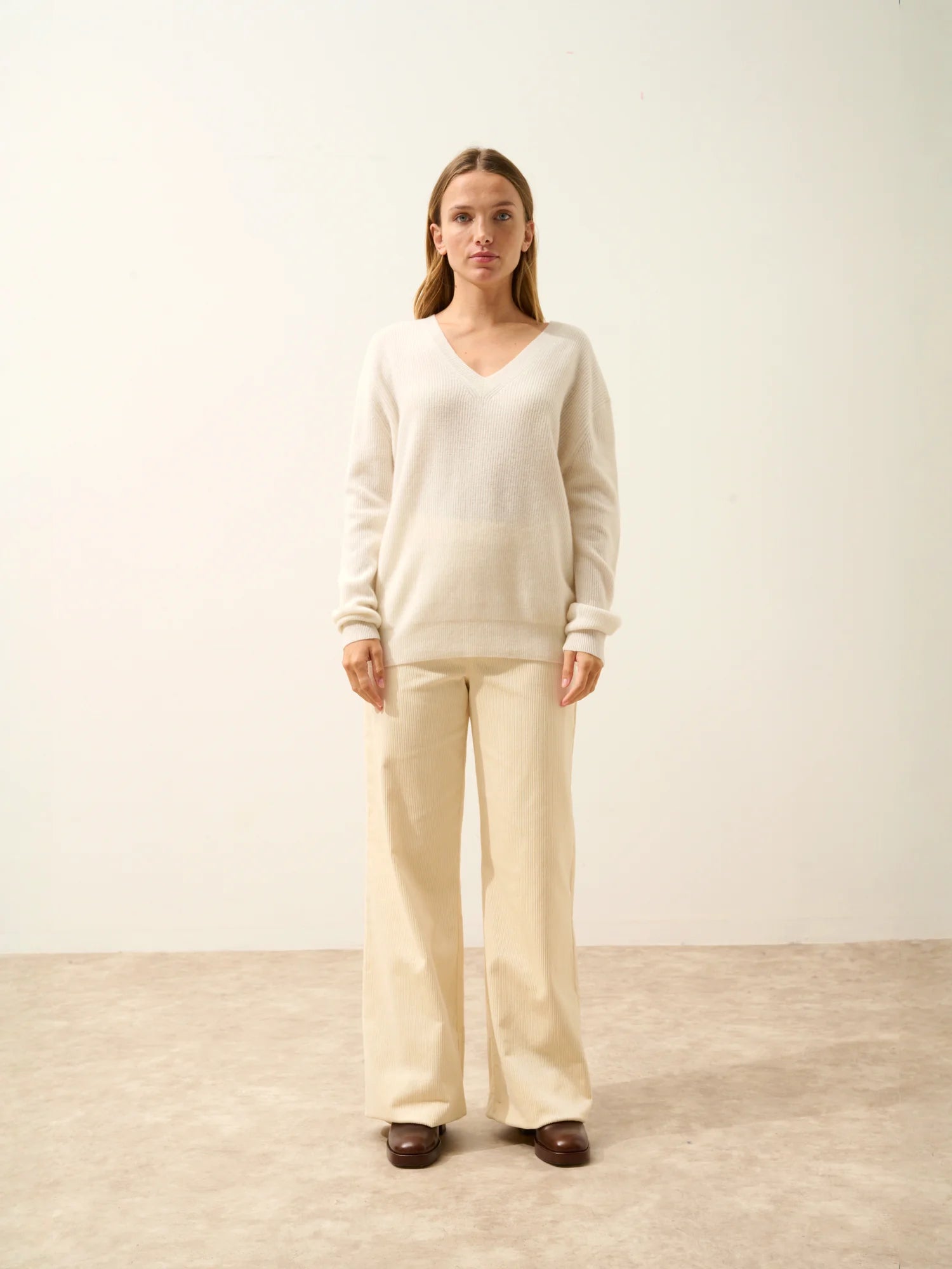 ALENIA pullover v-ausschnitt elfenbein